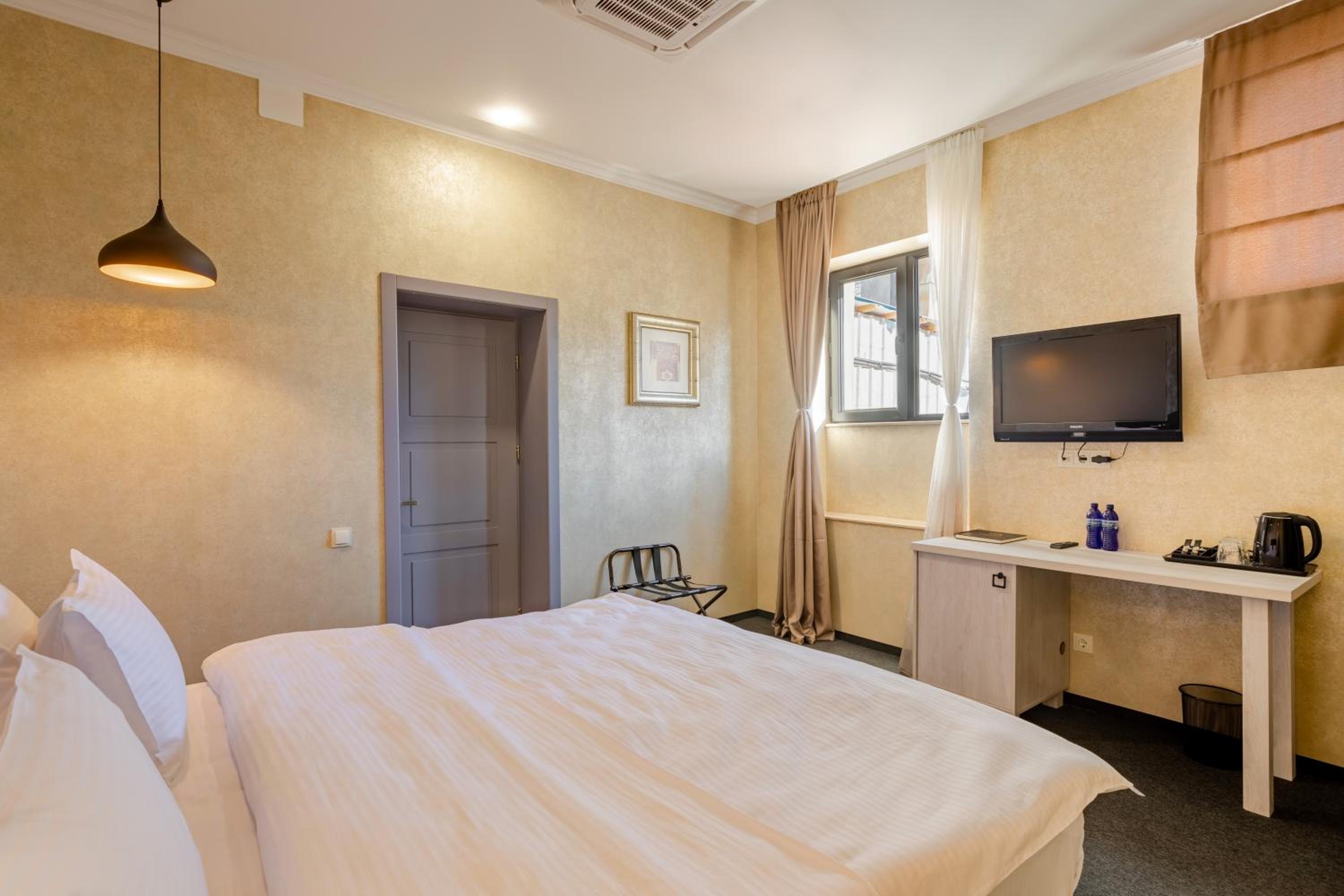 Standard Double Room photo 2