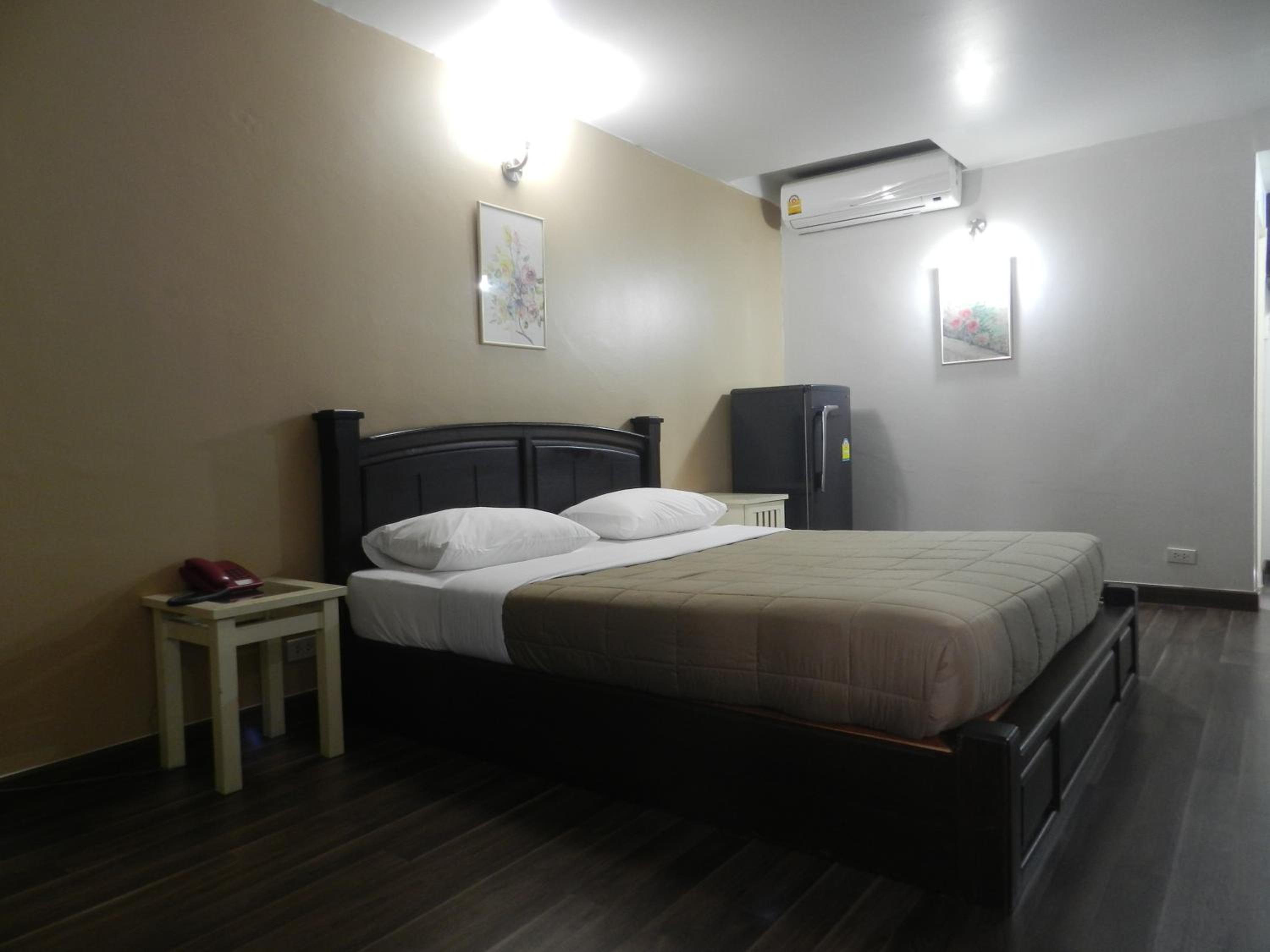 Standard King Room photo 1