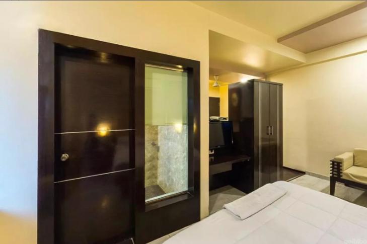 Suite - Photo 17