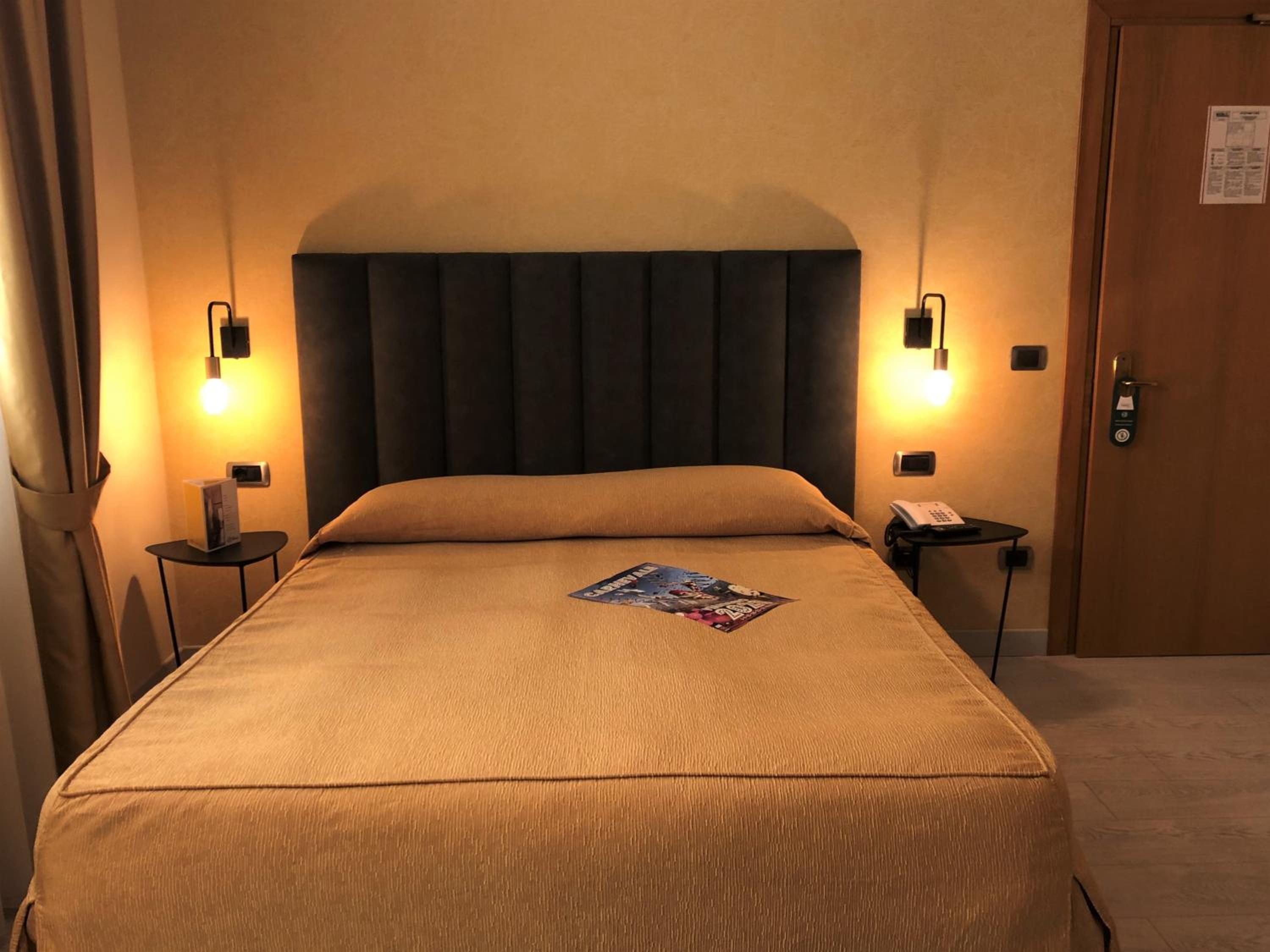 Double or Twin Room photo 3