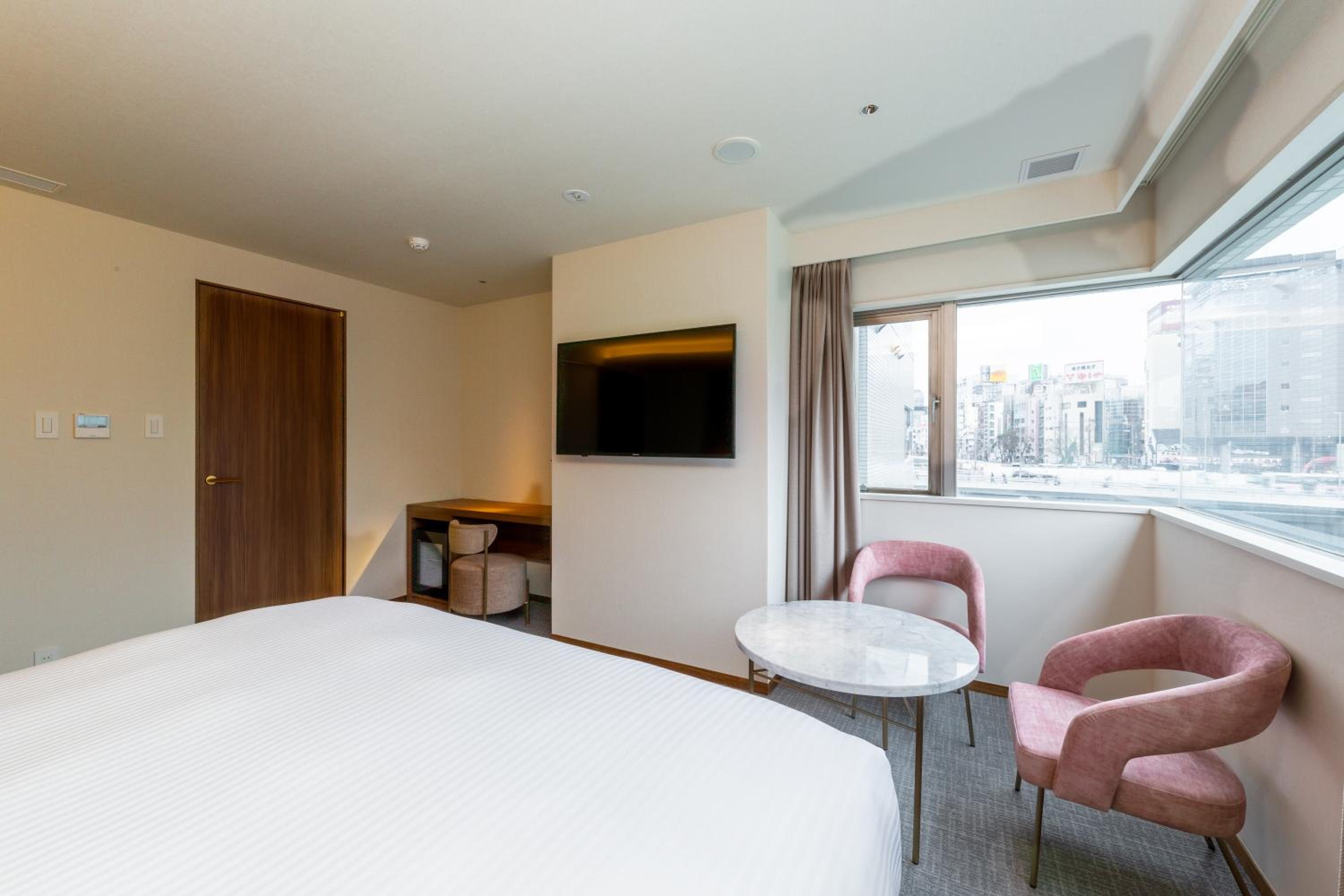 Deluxe Room 1 King Bed River View - Non-Smoking - Photo 5