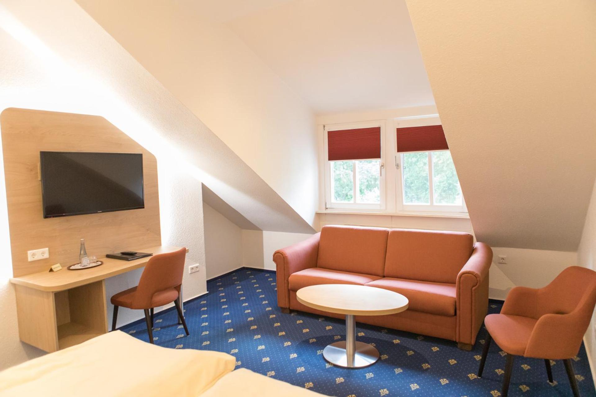 Double or Twin Room (1 Adult)