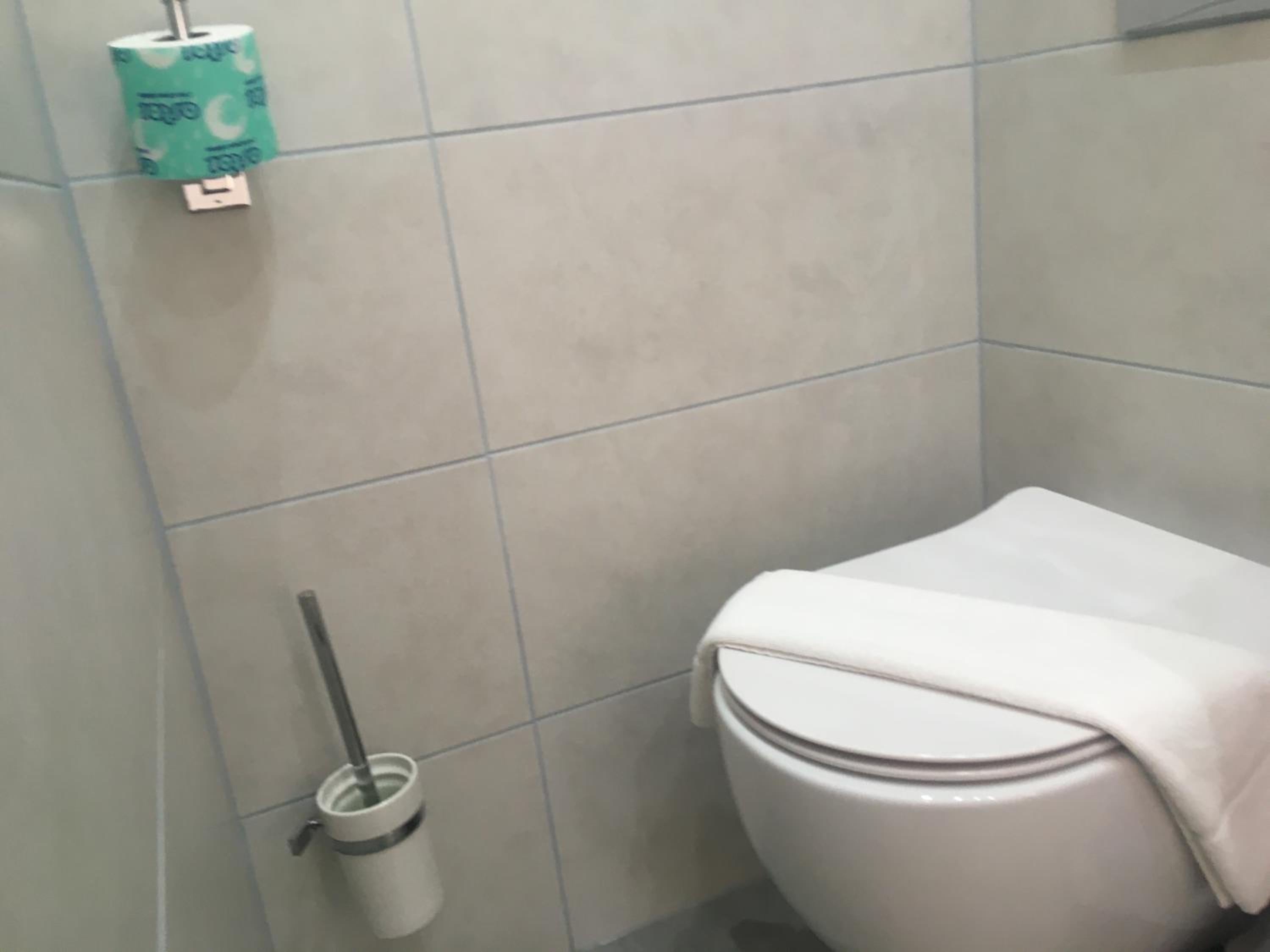 Double or Twin Room - Photo 10