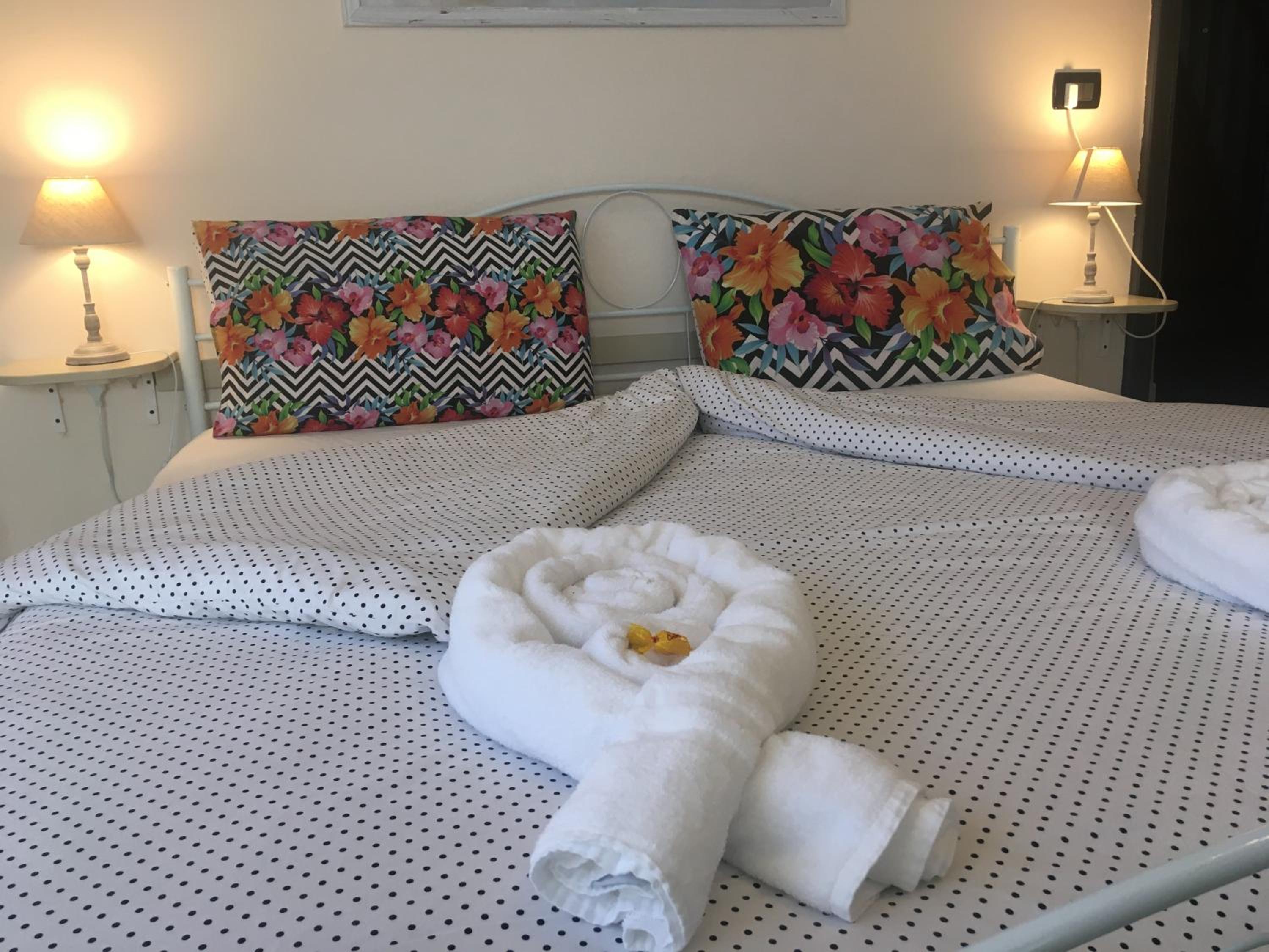 Double or Twin Room - Photo 12