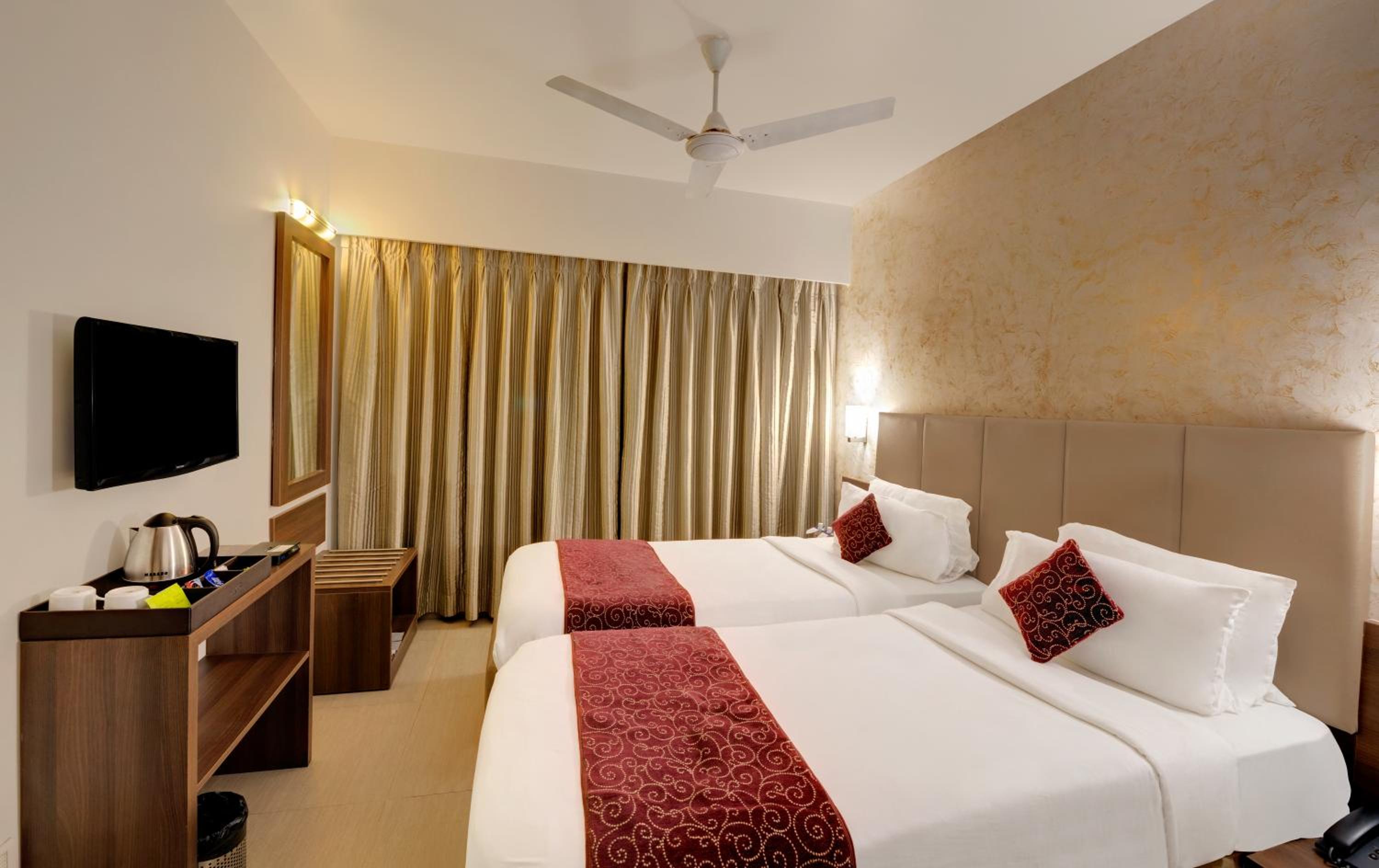 Deluxe Double or Twin Room photo 3