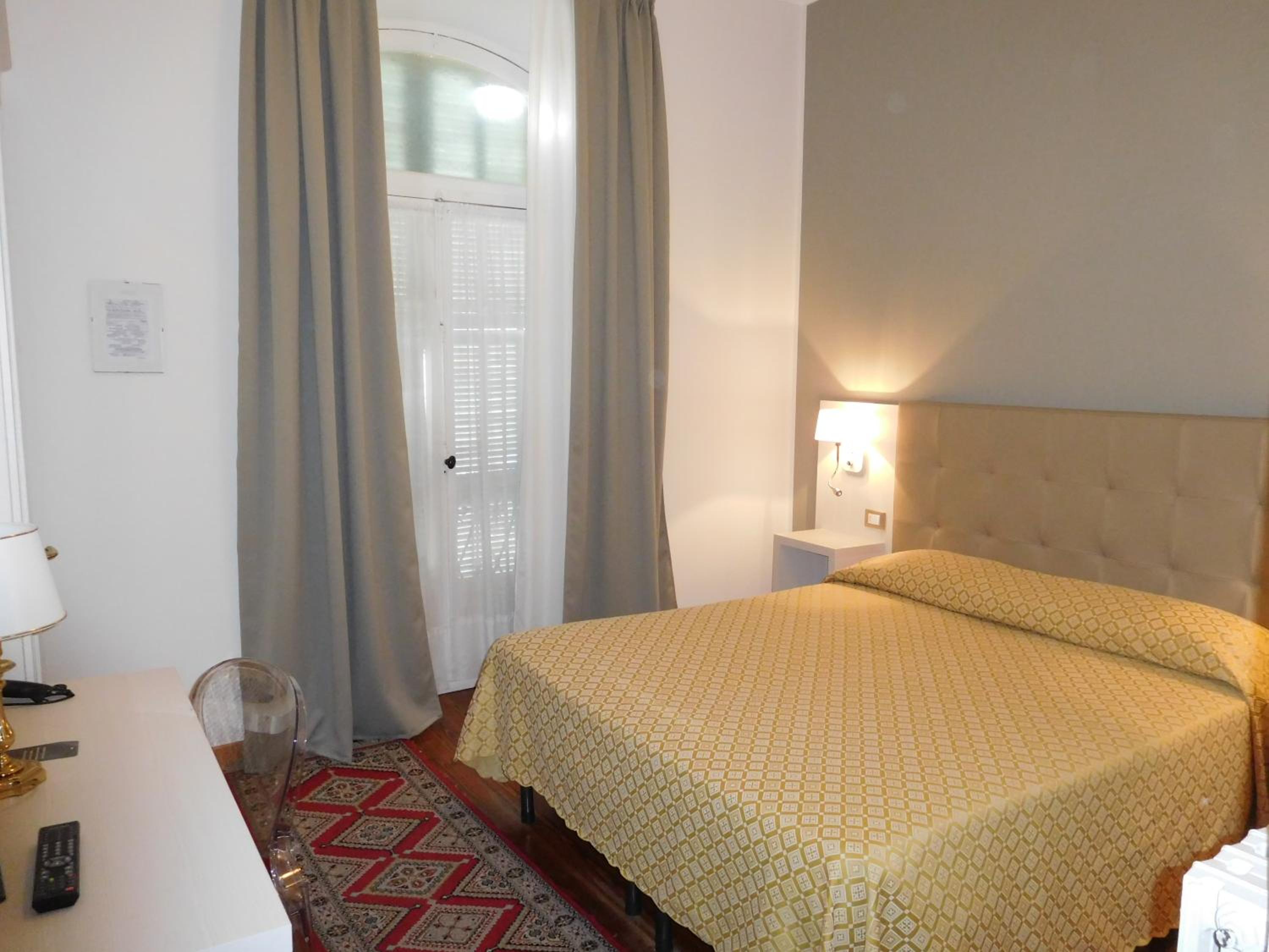 Economy Double Room - Photo 3