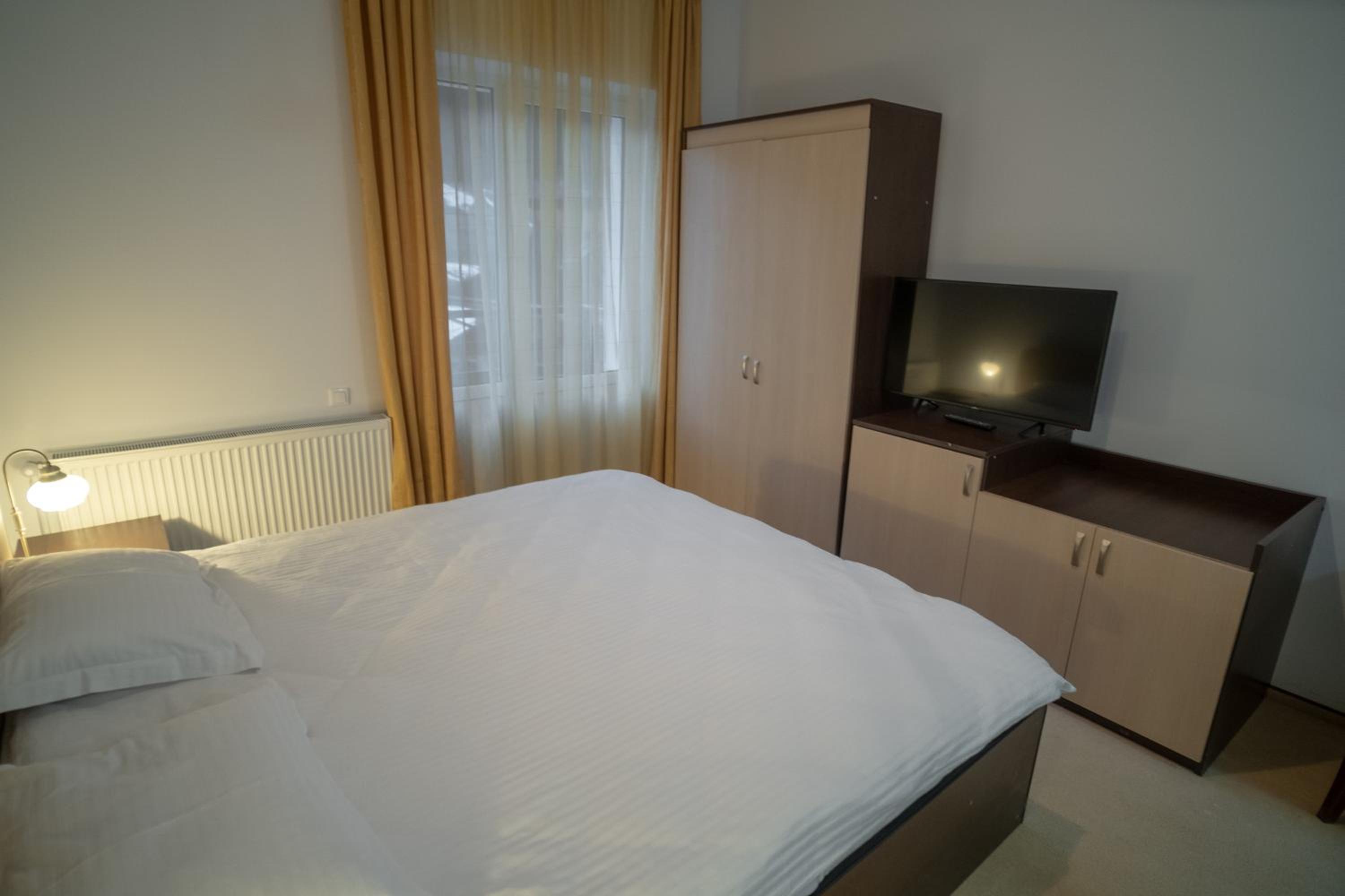 Twin Room with Mountain View - Photo 1