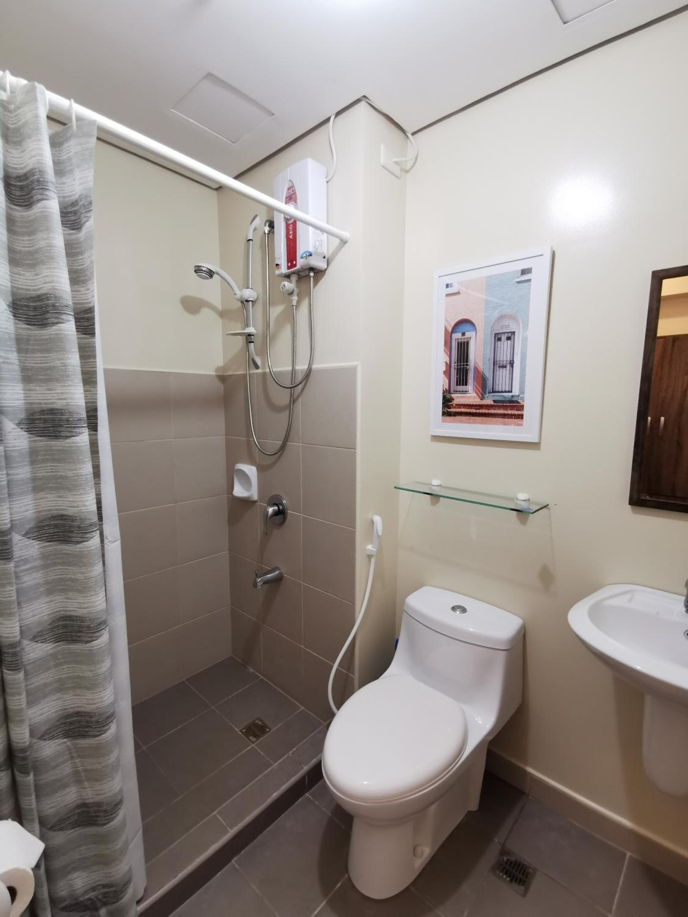 Economy Triple Room photo 3