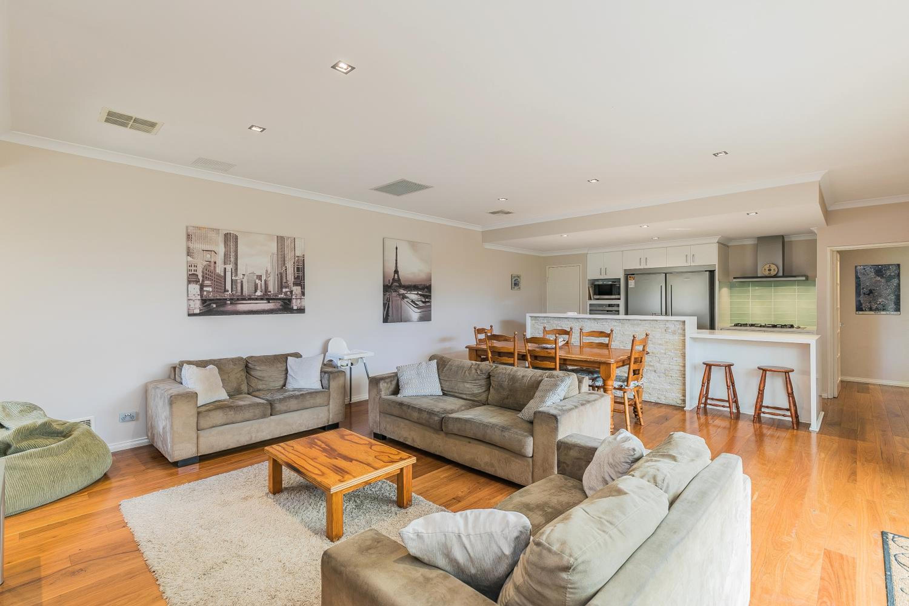 Four-Bedroom House photo 1