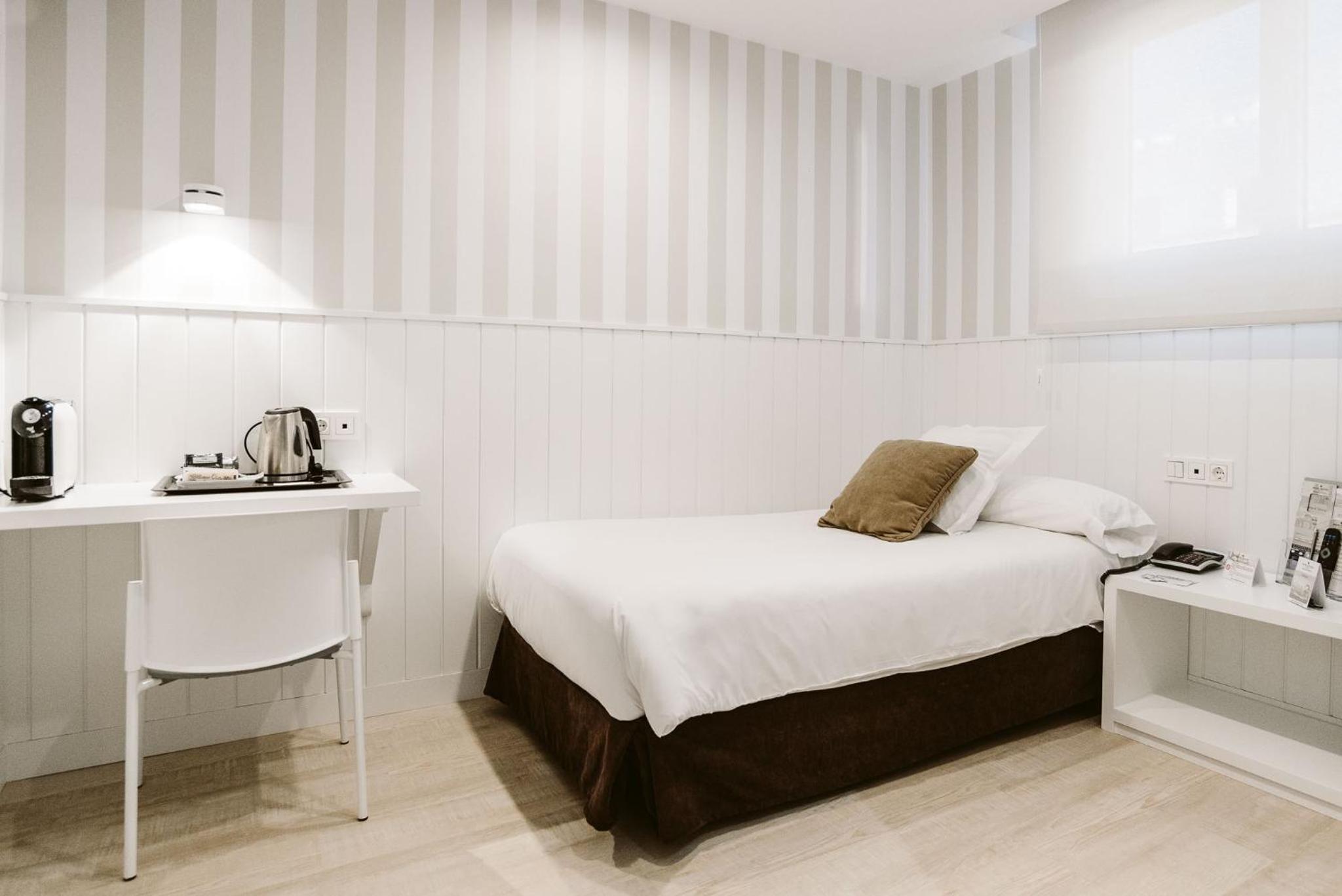 Single Room photo 3