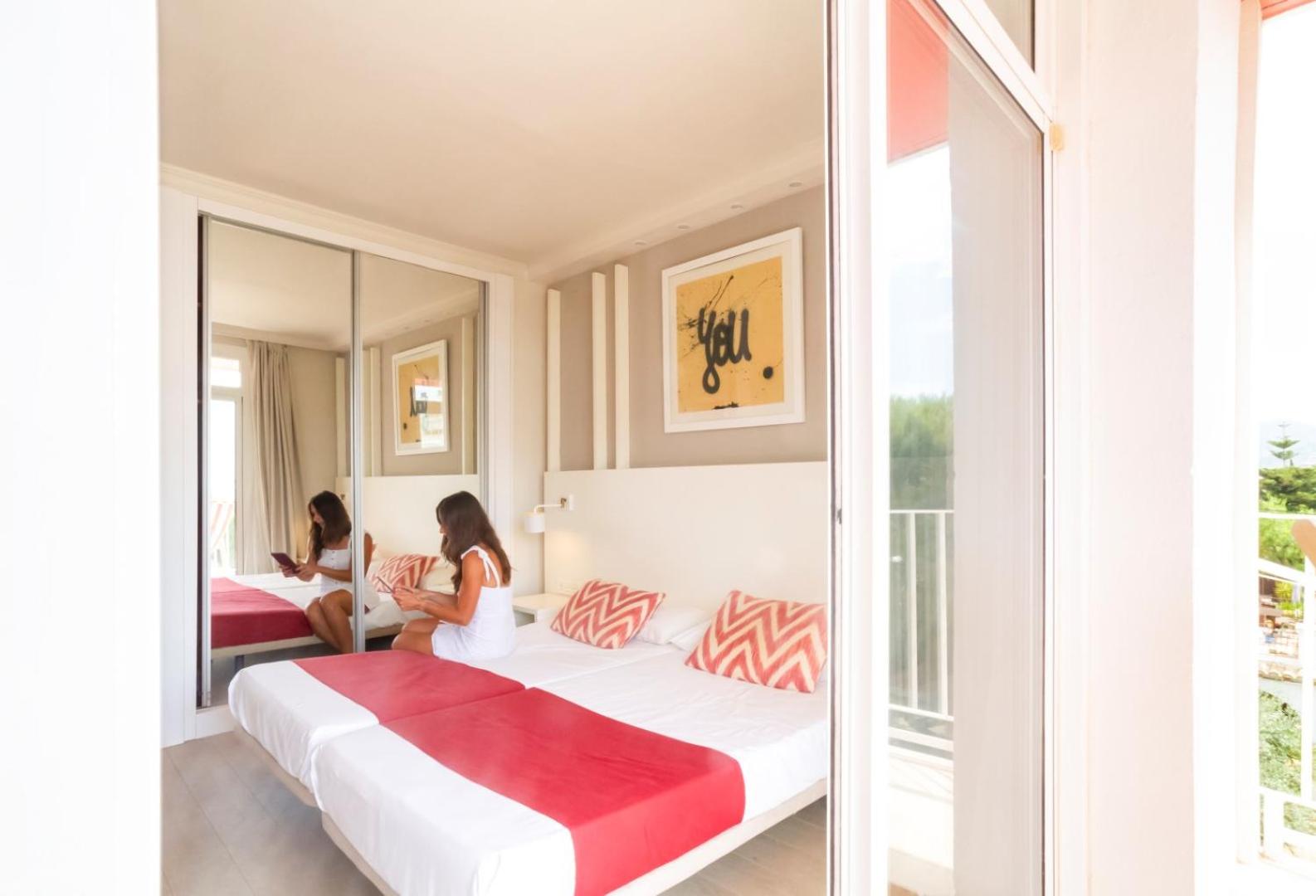 Twin Room - Photo 5