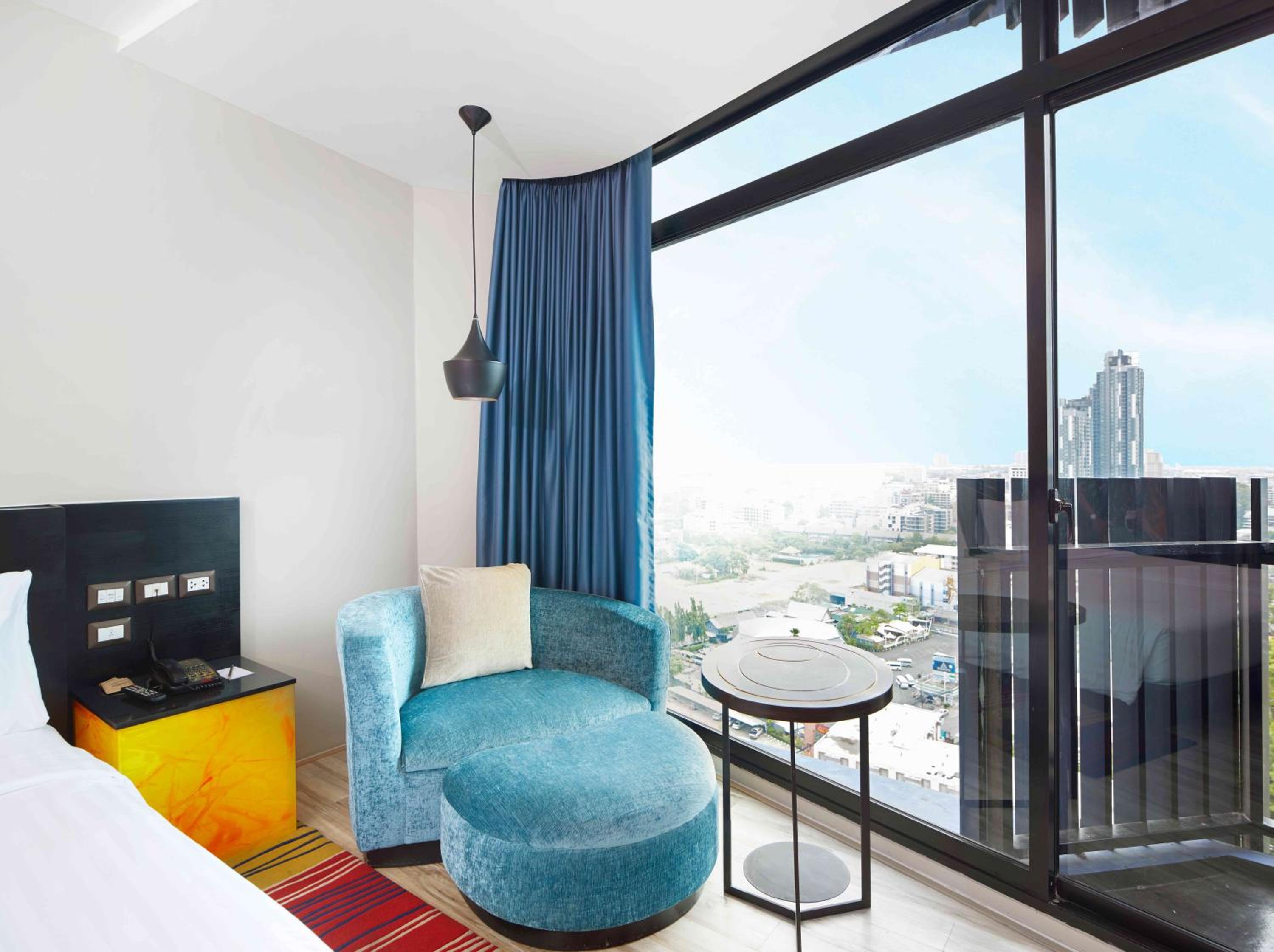 Deluxe Ocean View 1 King photo 2
