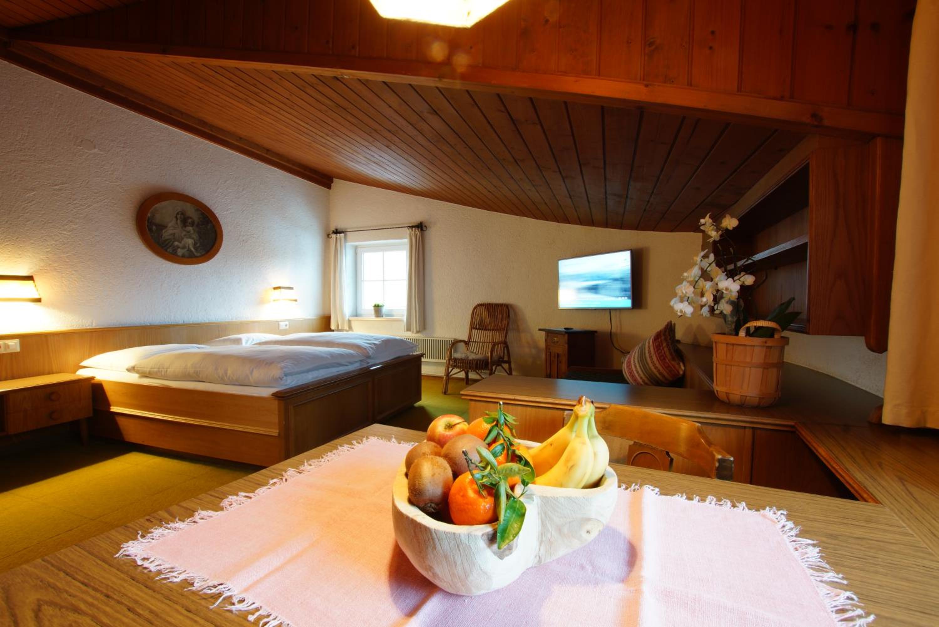 Quadruple Room with Mountain View photo 3