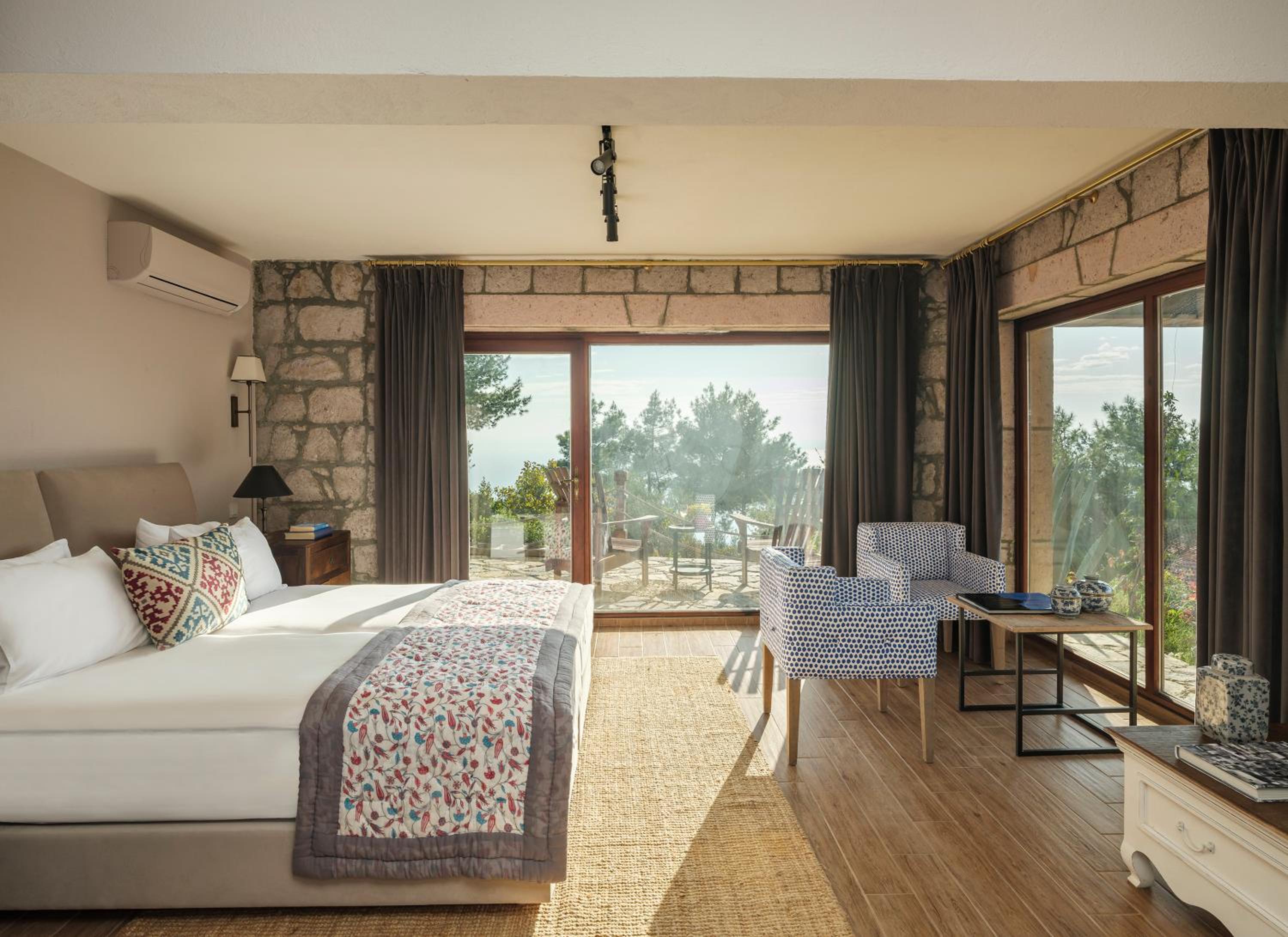 Deluxe Room with Terrace & Sea View  - Photo 1