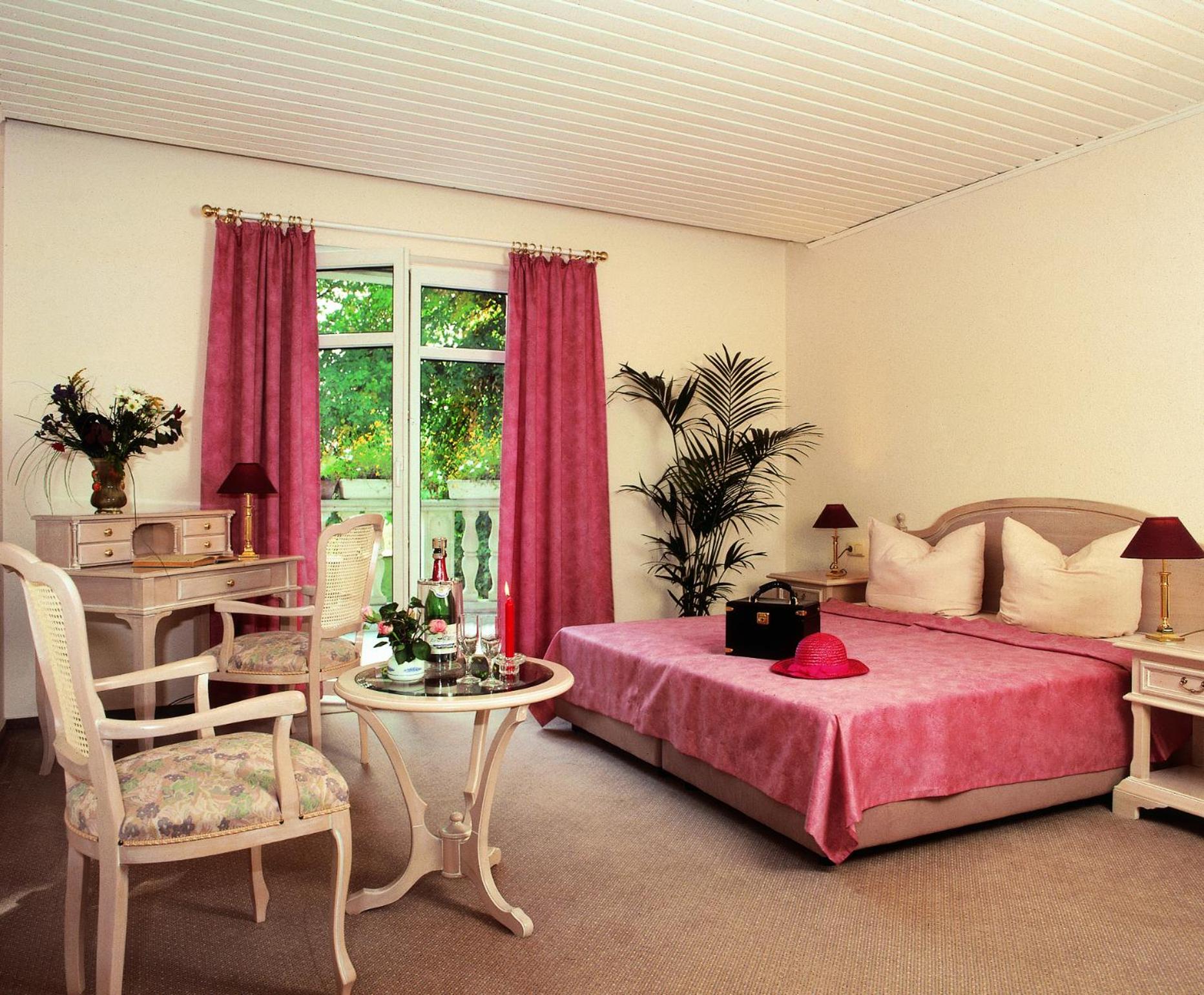 Double Room with Private Bathroom - Photo 7