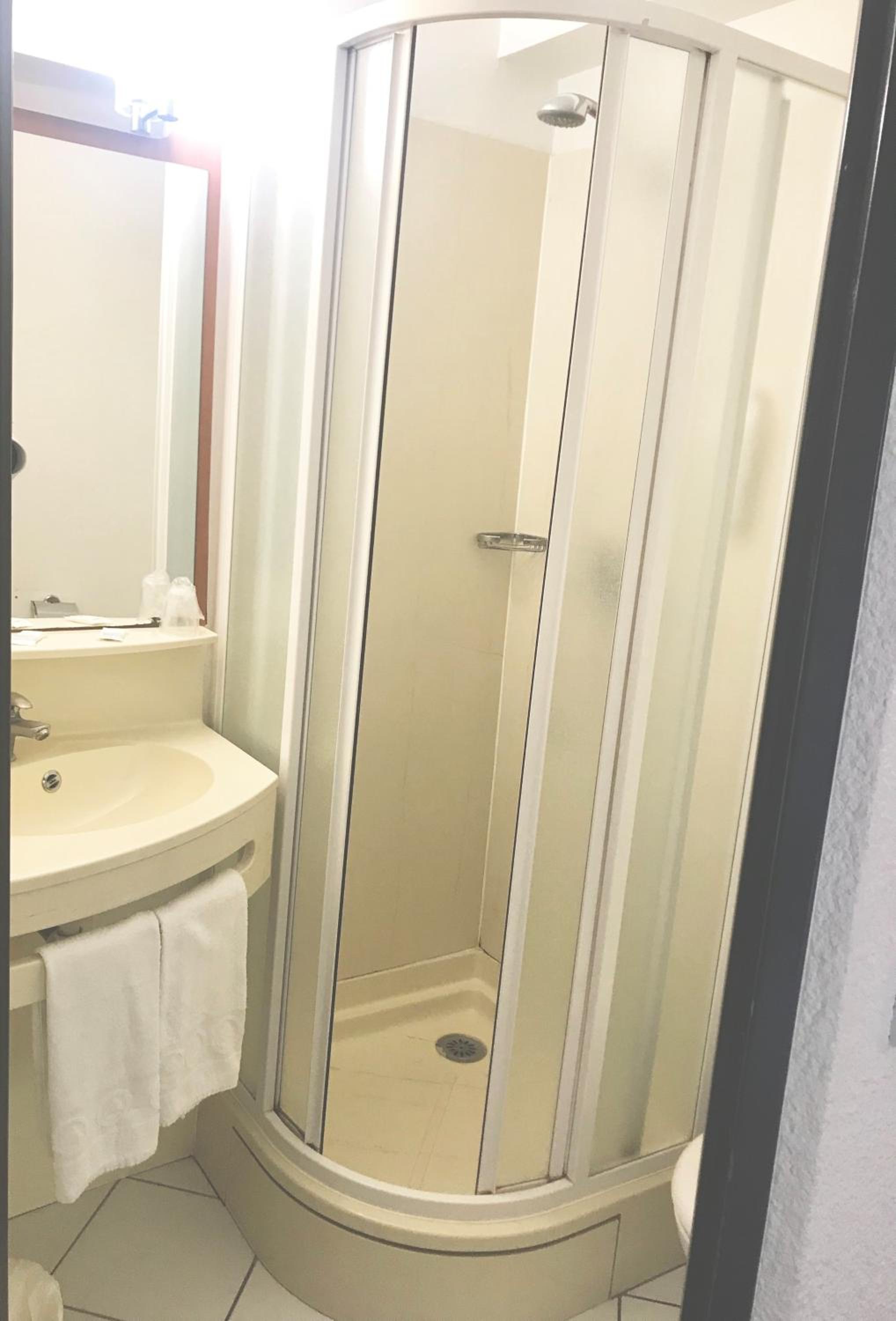 Double Room - Photo 6