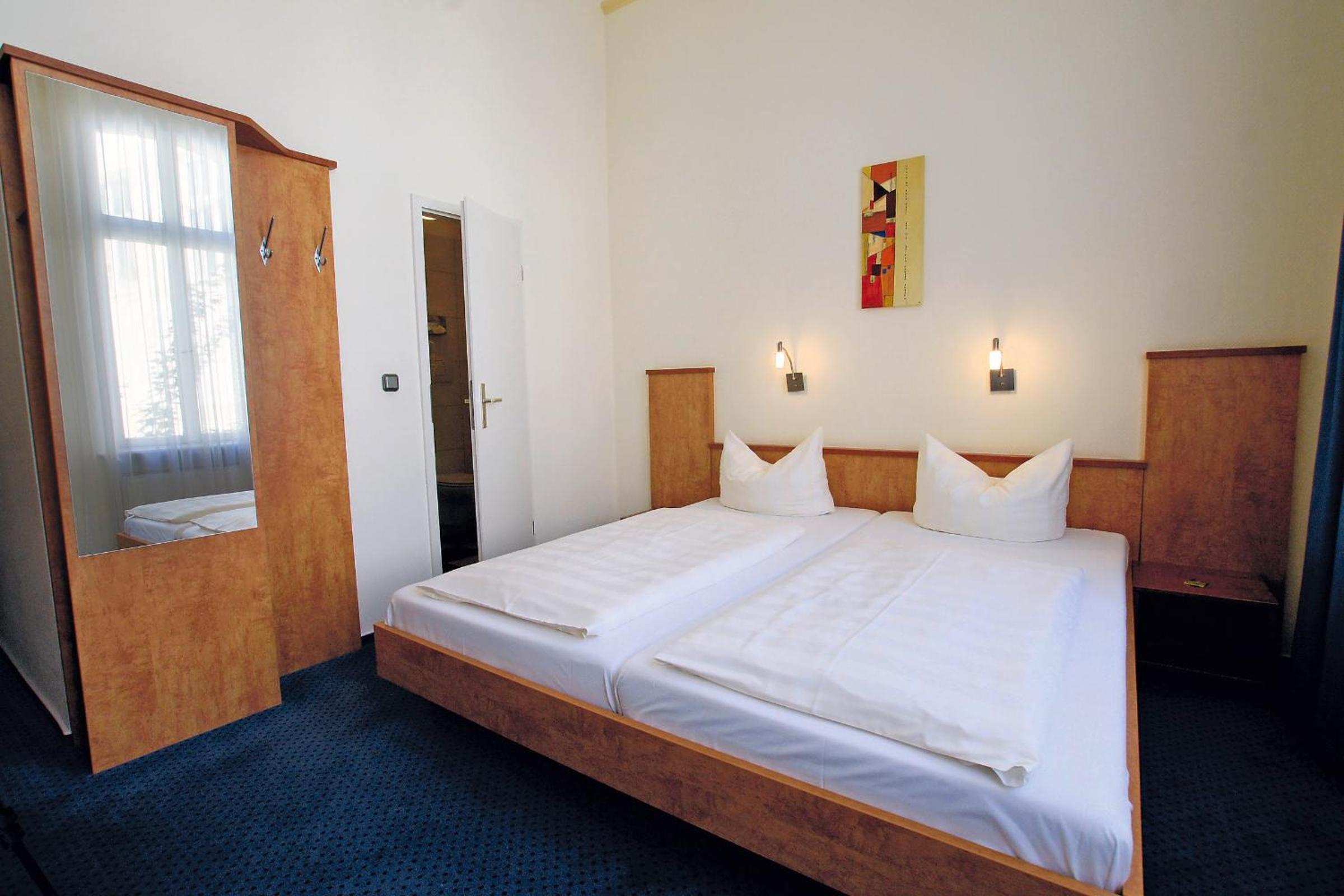 Double Room - Photo 2