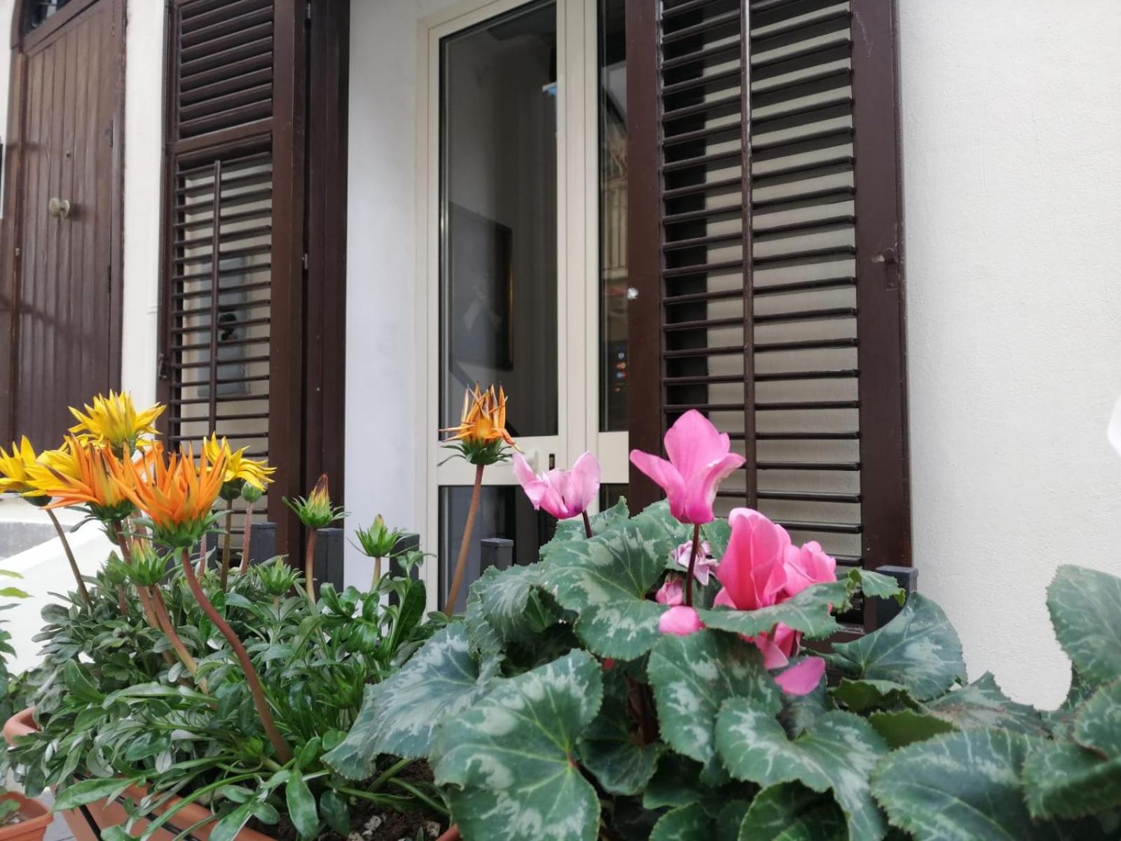 Double Room with Balcony - Photo 20