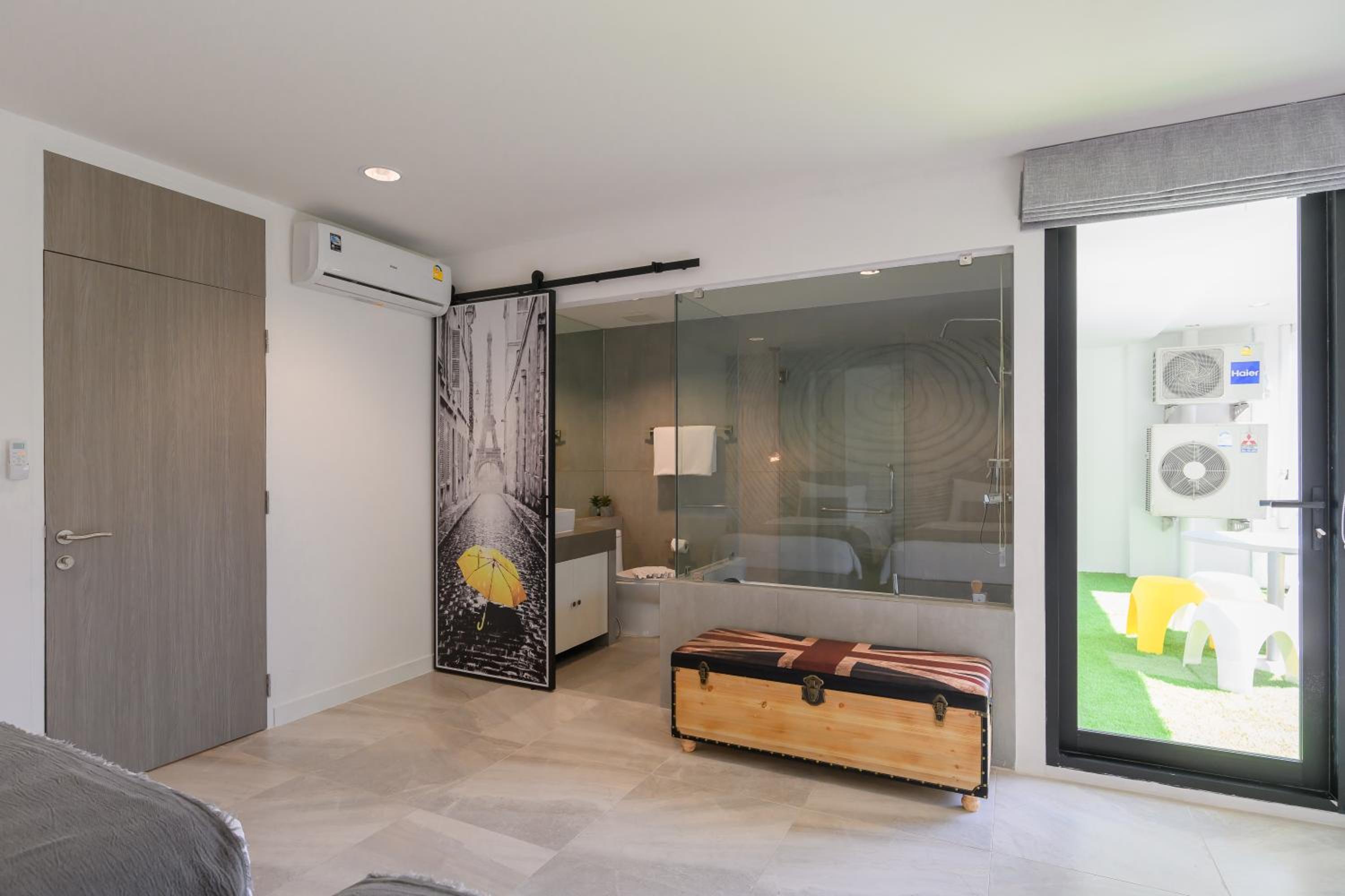 Embassy Suite Six Bedroom Duplex photo 2
