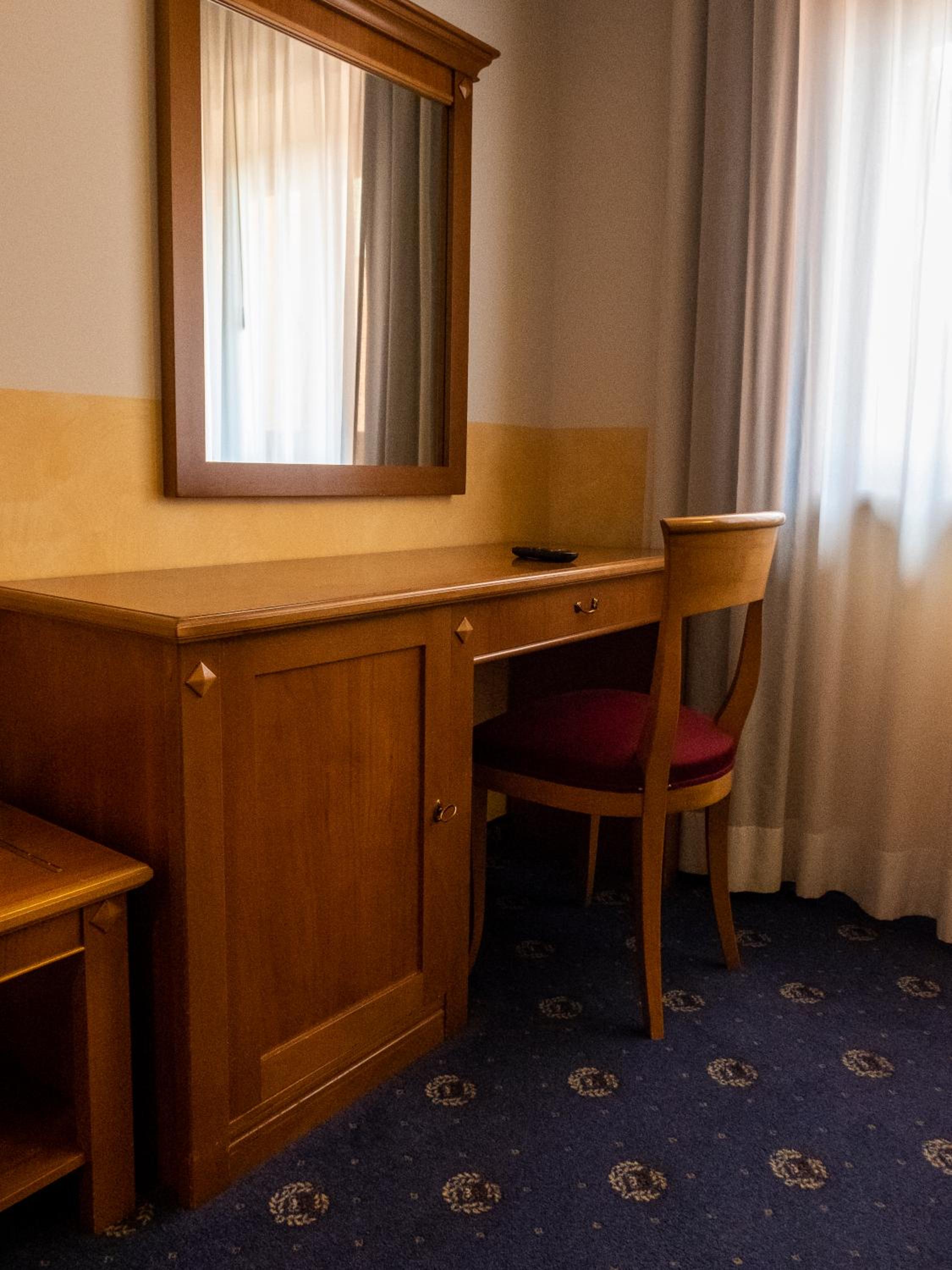 Double or Twin Room - Photo 2