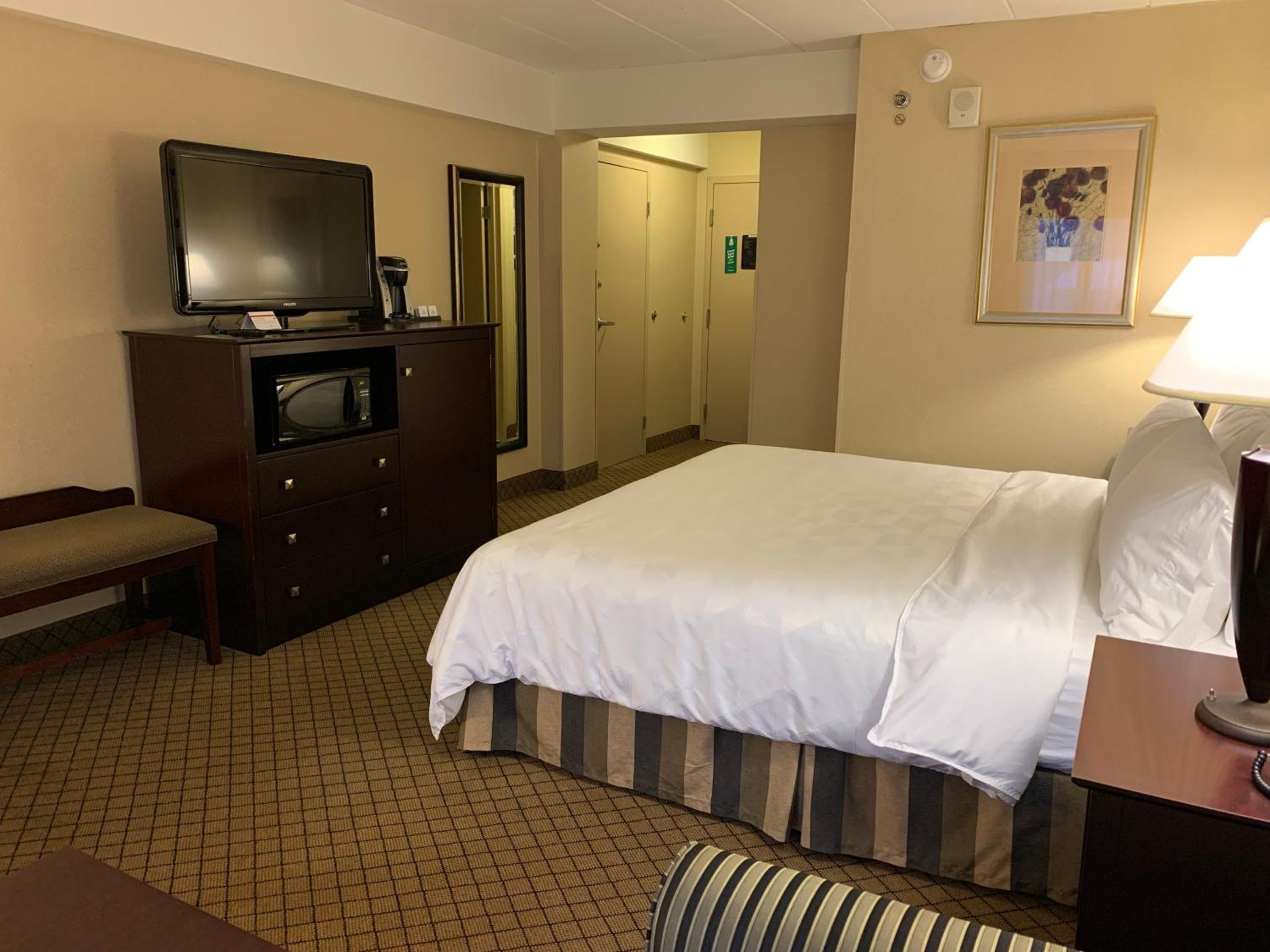 Standard King Room - Photo 2