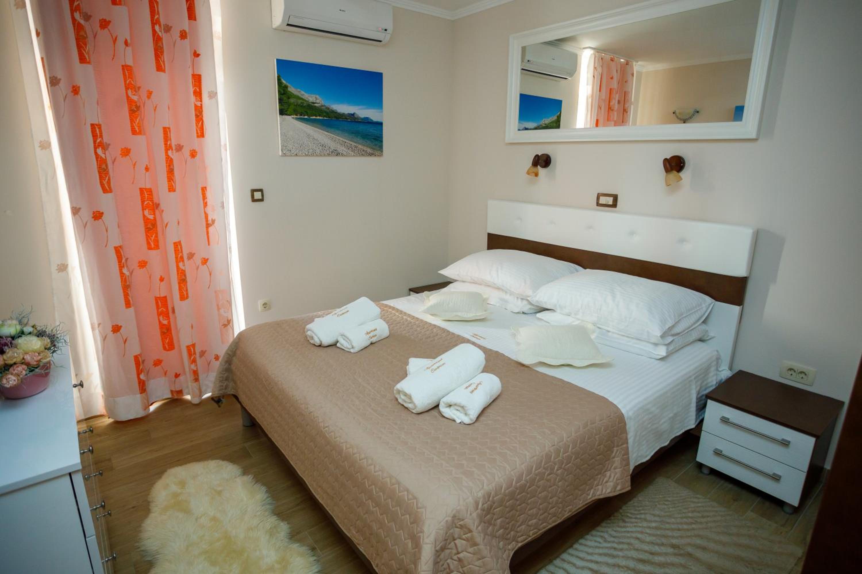 Two-Bedroom Apartment with Balcony - Photo 7