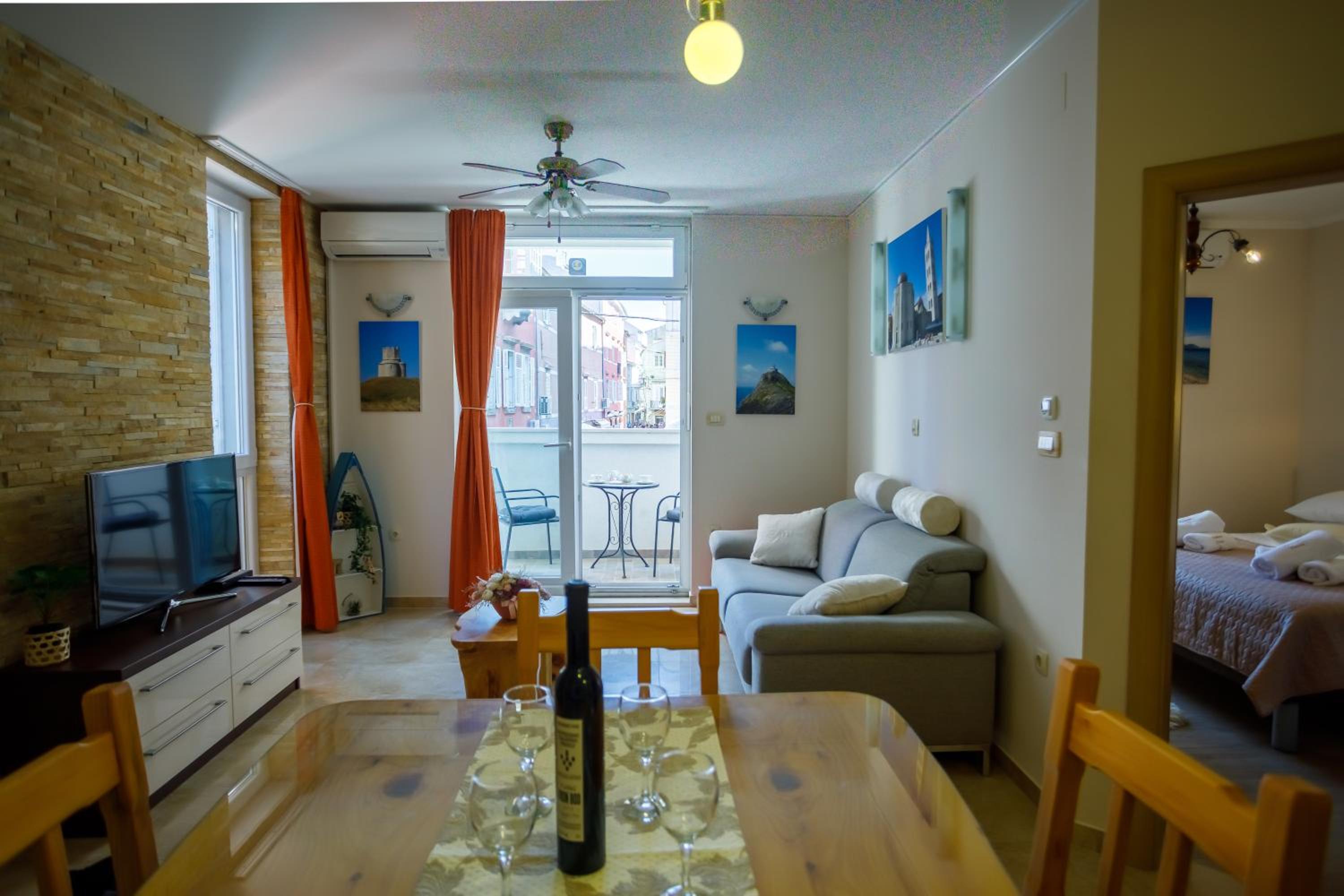 Two-Bedroom Apartment with Balcony - Photo 14
