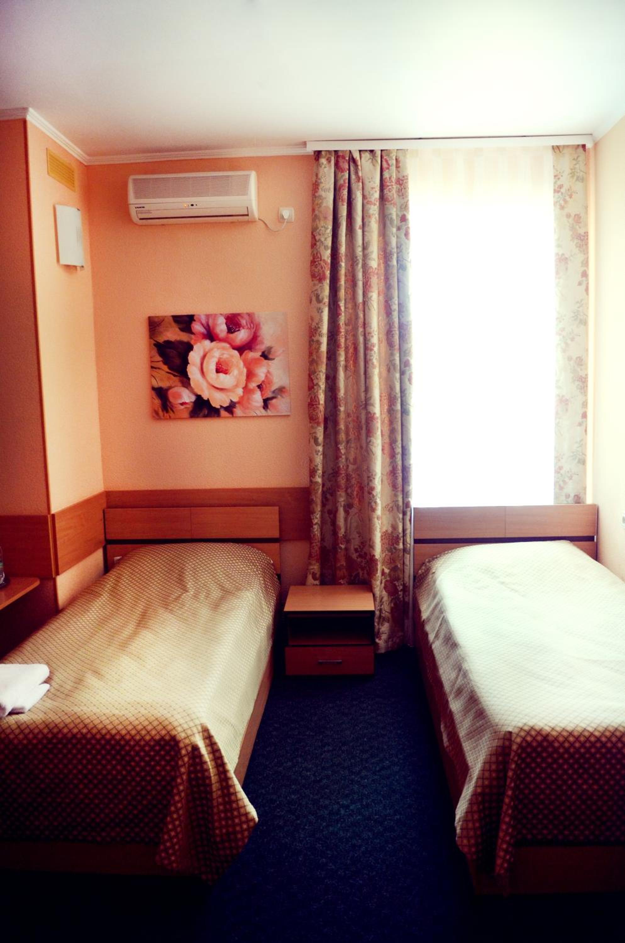 Triple Room with Bathroom photo 1