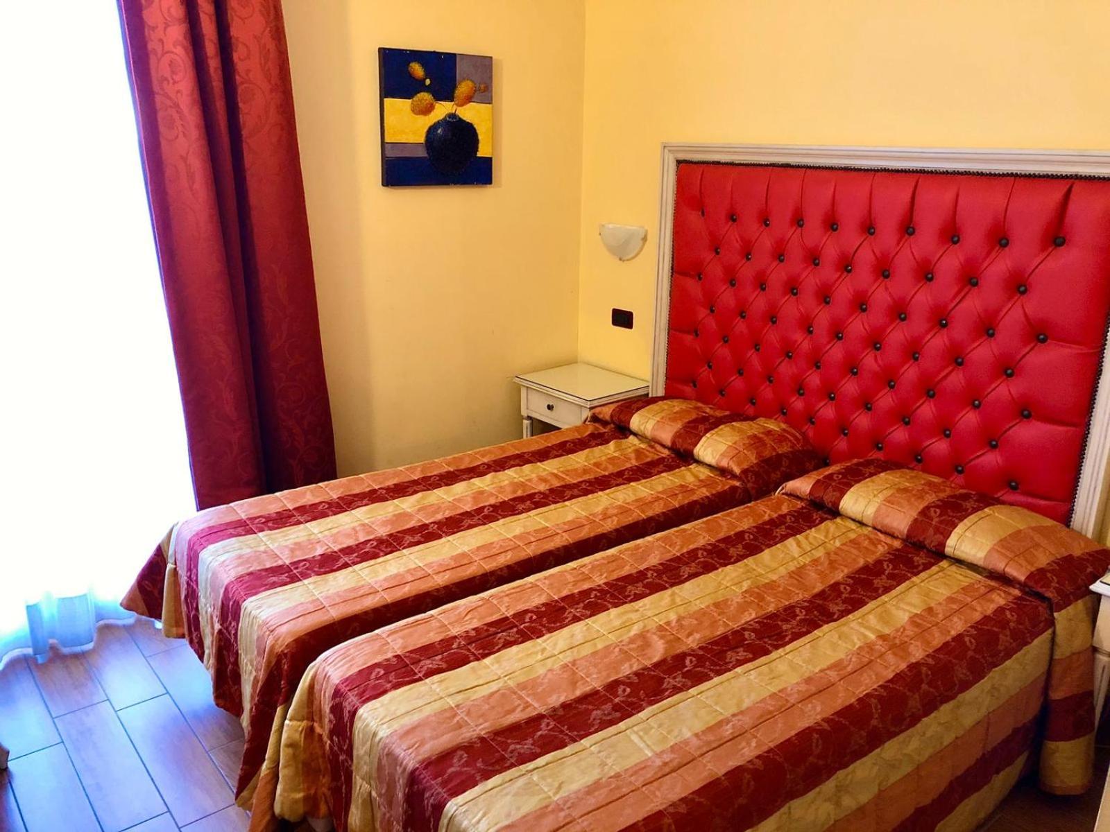 Twin Room - Photo 1
