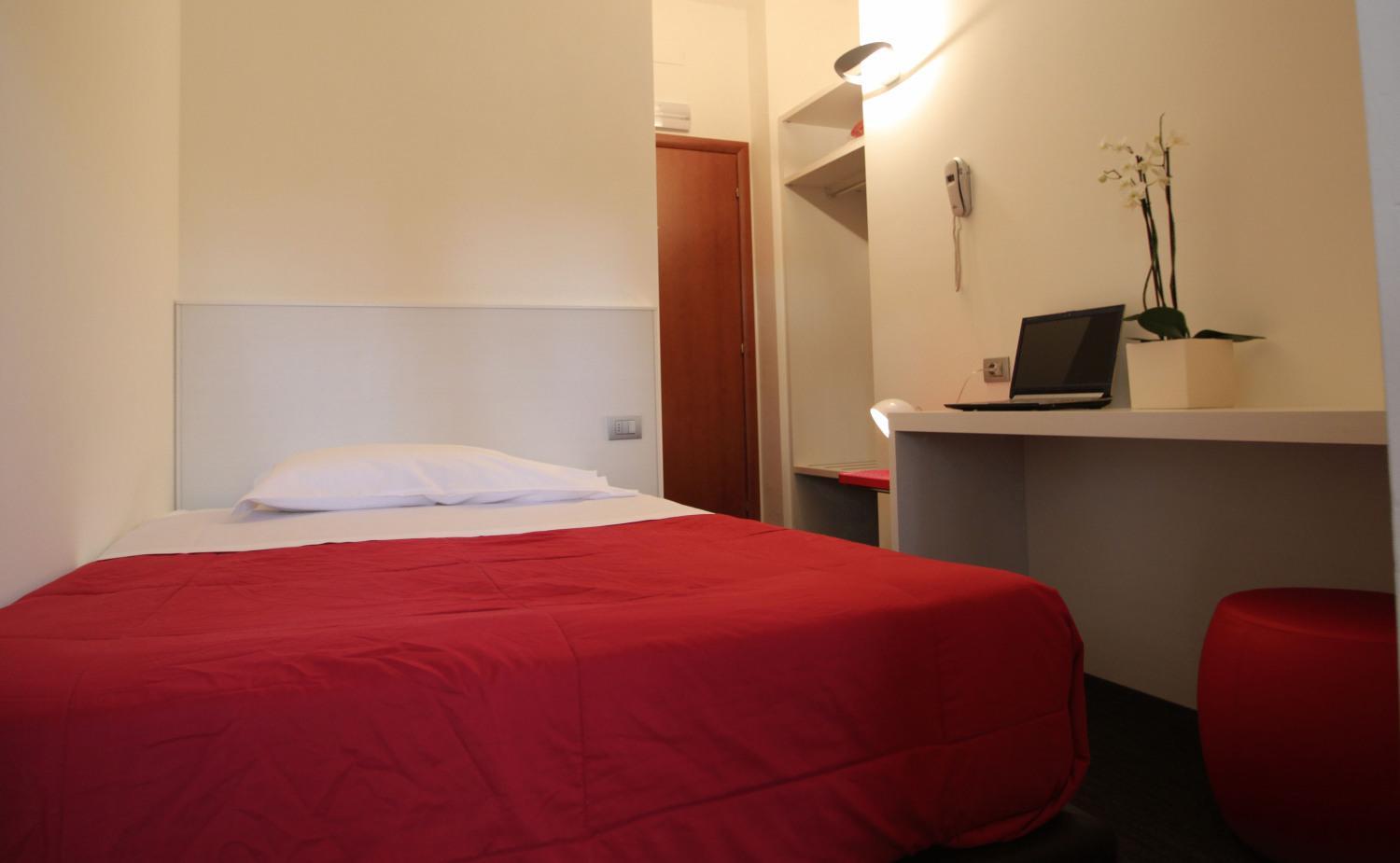 Single Room photo 2
