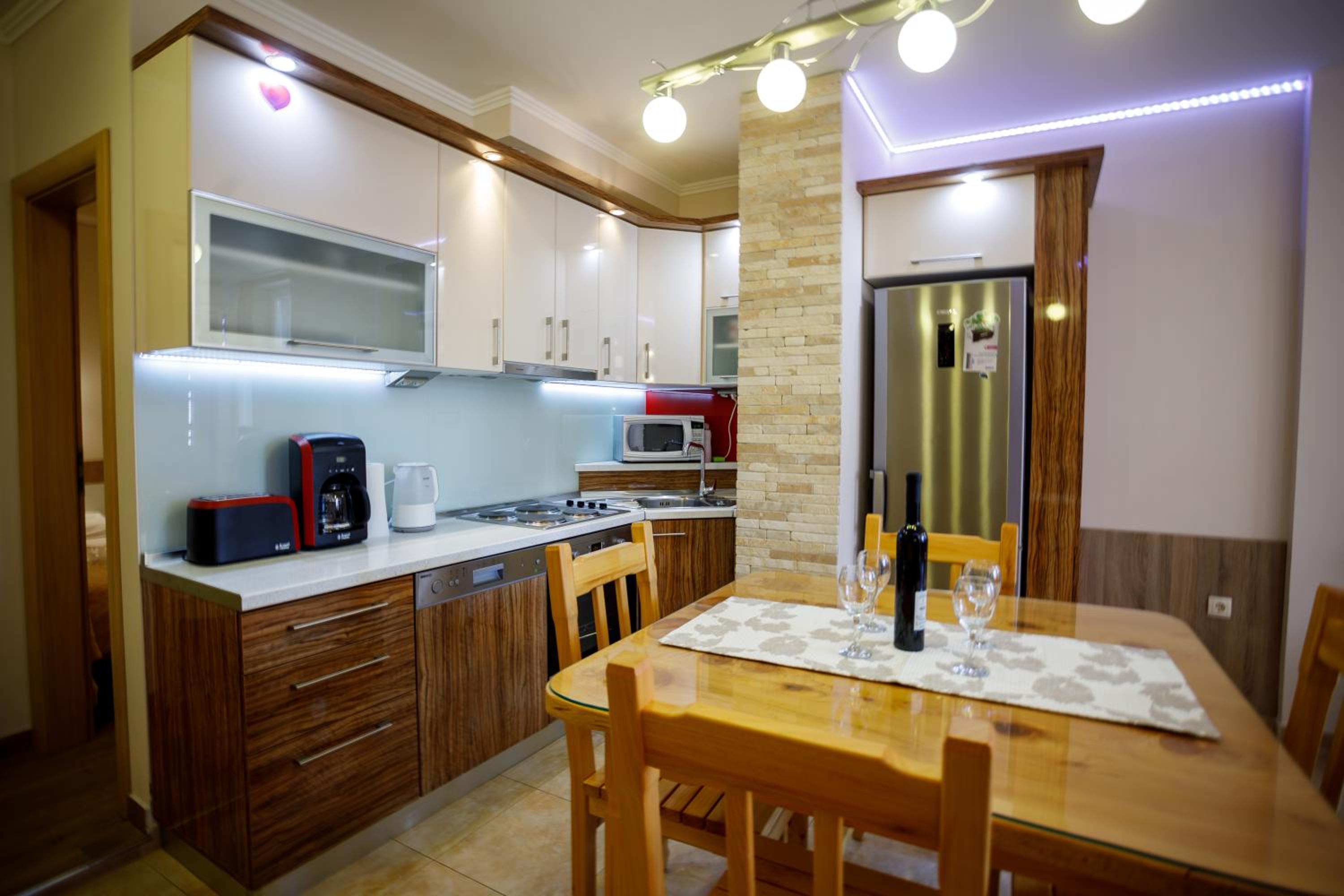 Two-Bedroom Apartment with Balcony - Photo 22