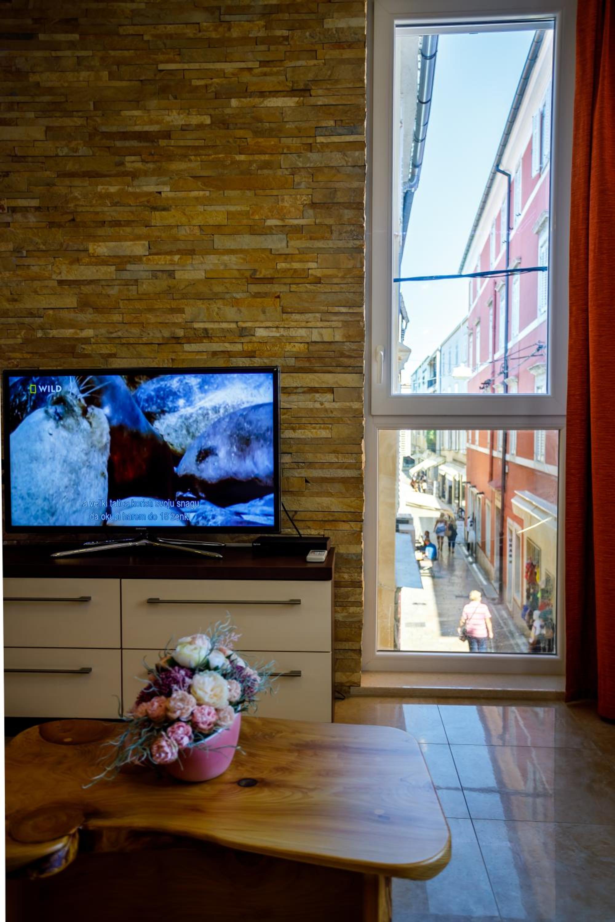 Two-Bedroom Apartment with Balcony - Photo 27