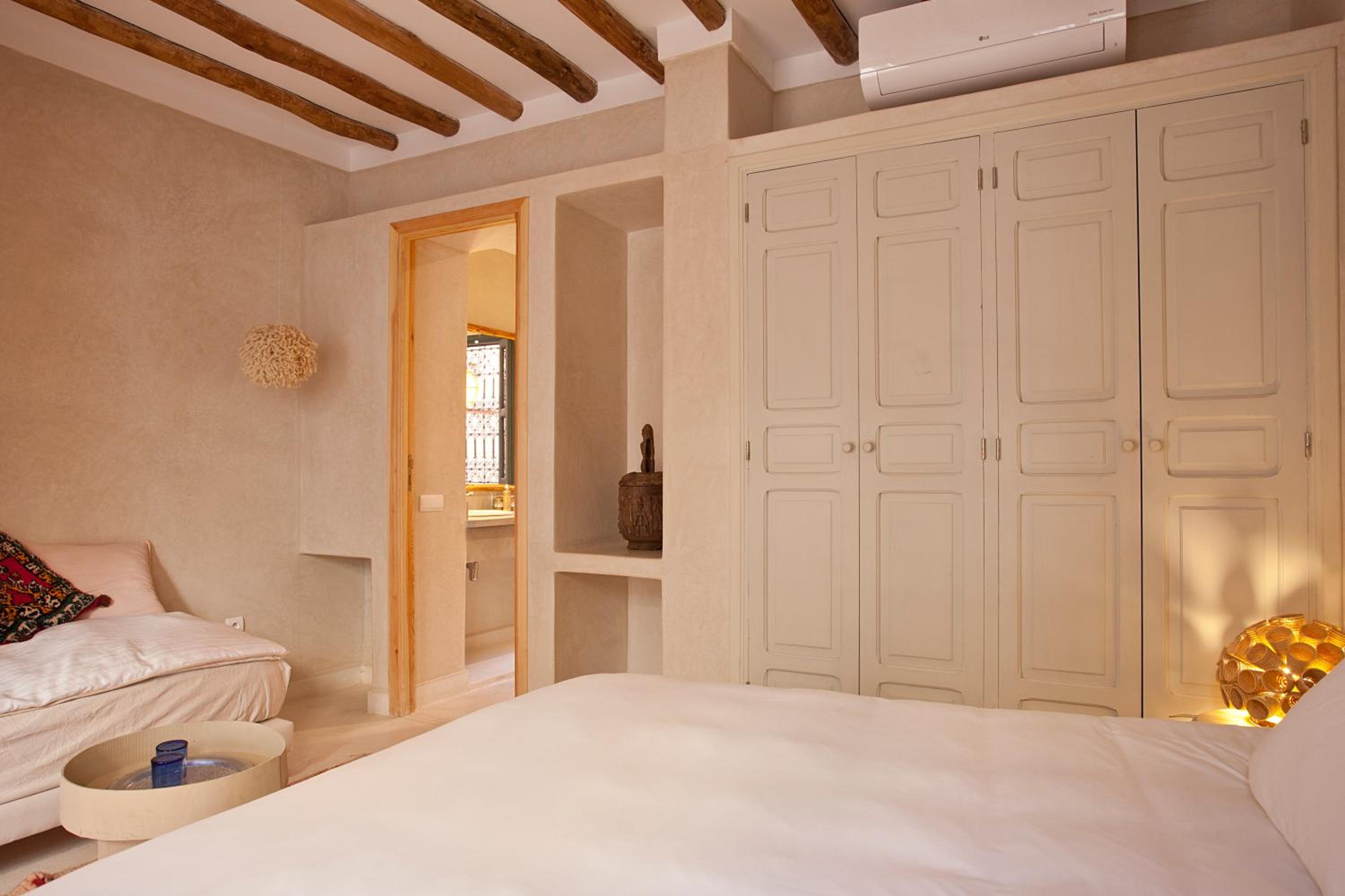 Deluxe Double Room (2 Adults + 1 Child)