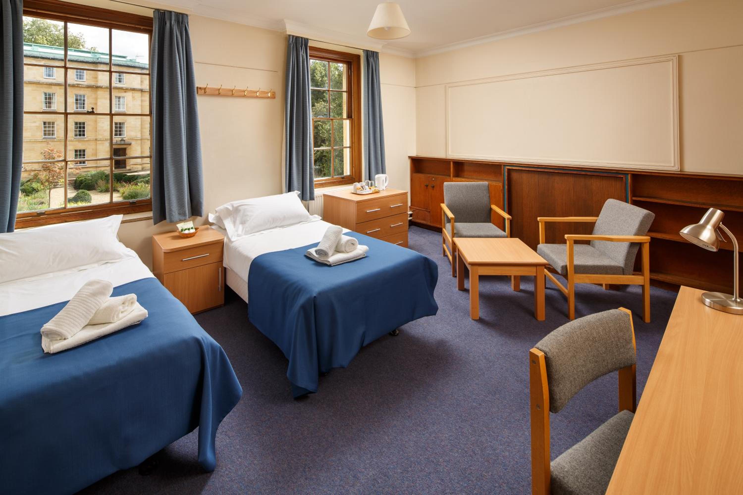 Standard Twin Room with Shared Bathroom photo 1