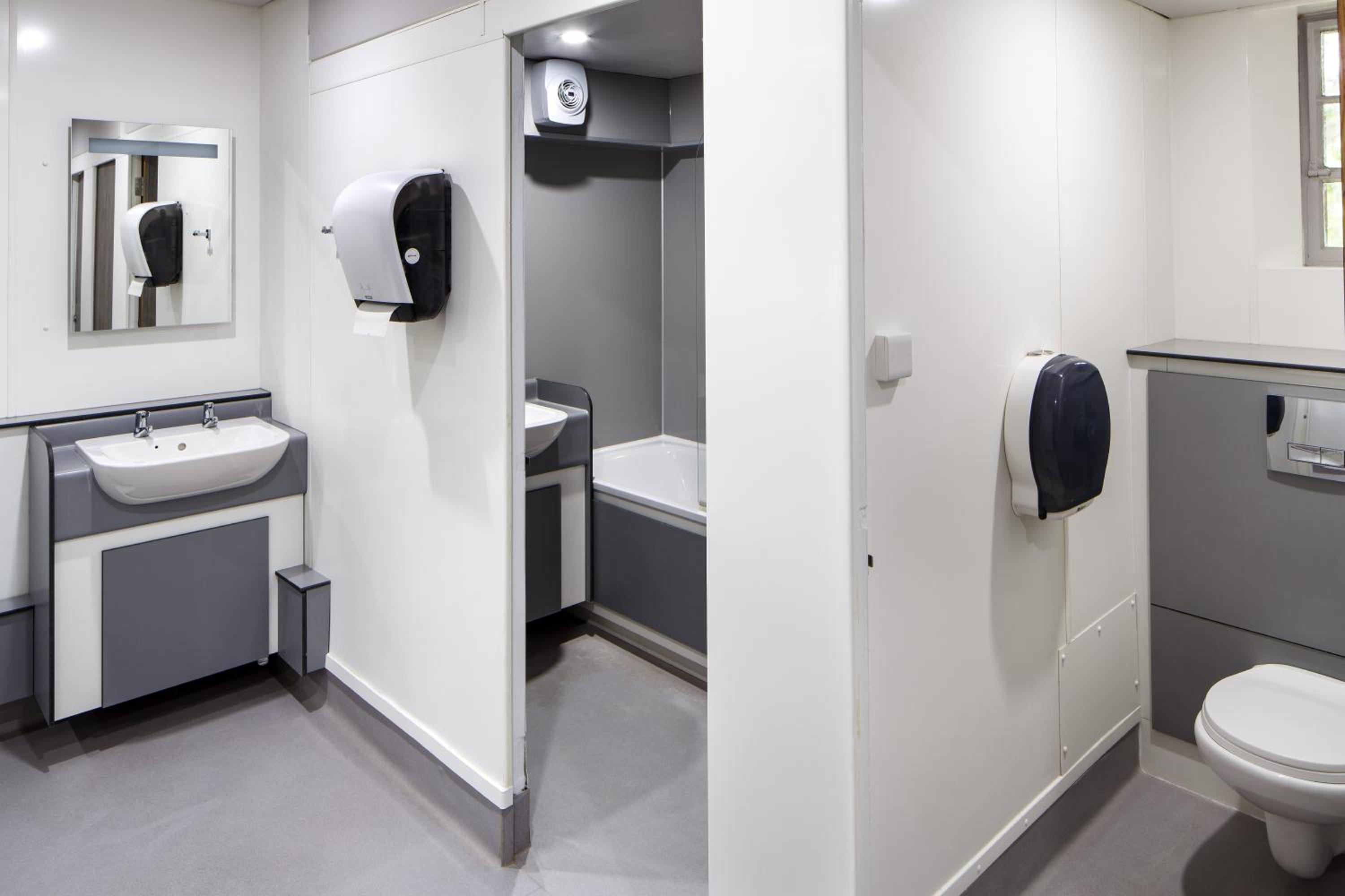 Double Room with Shared Bathroom photo 2