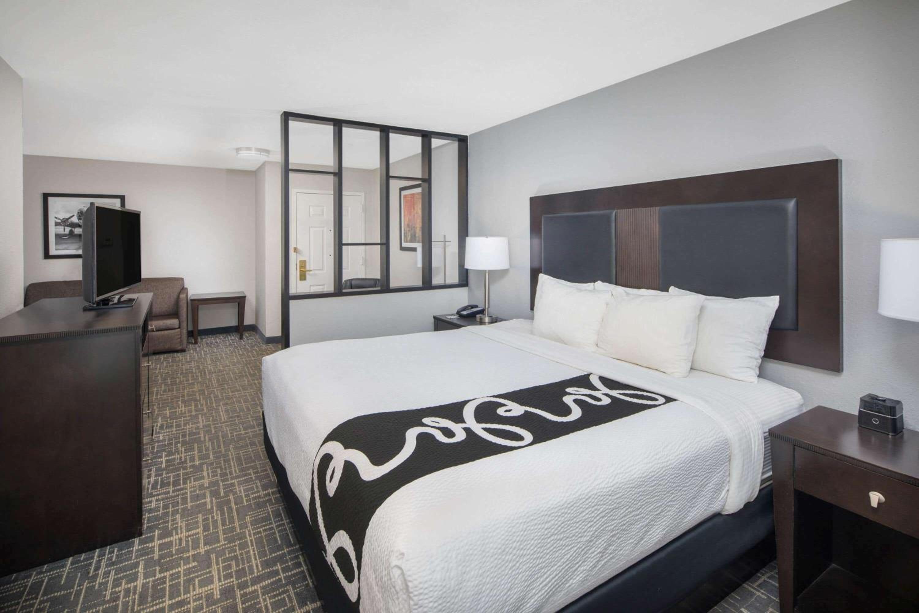 Executive King Room - Photo 5