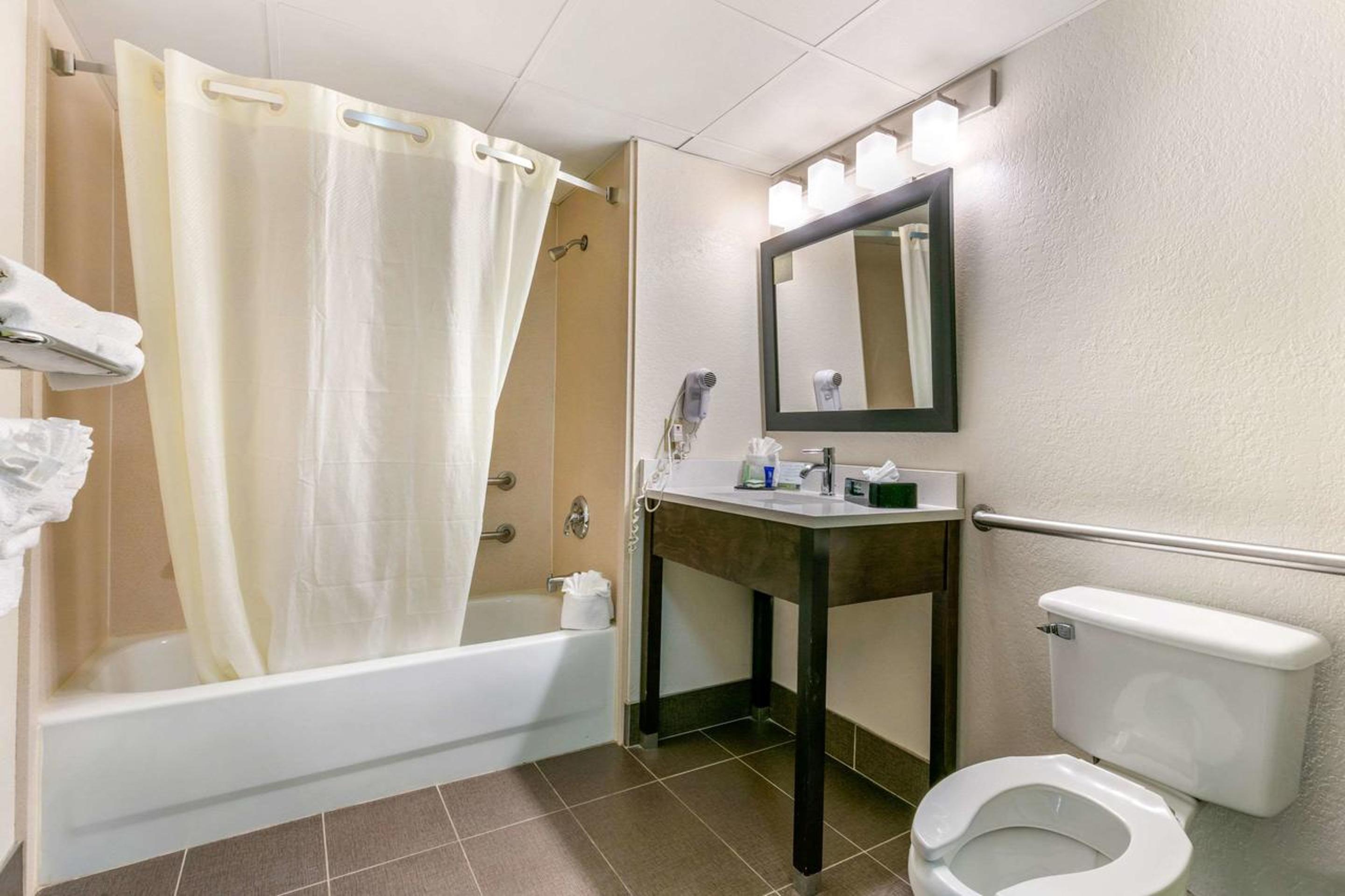 King Room - Disability Access/Non-Smoking - Photo 2