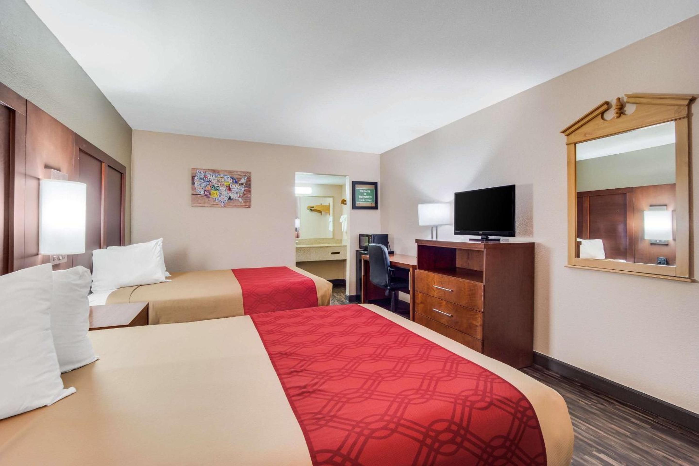 Double Room with Two Double Beds - Non-Smoking - Photo 2