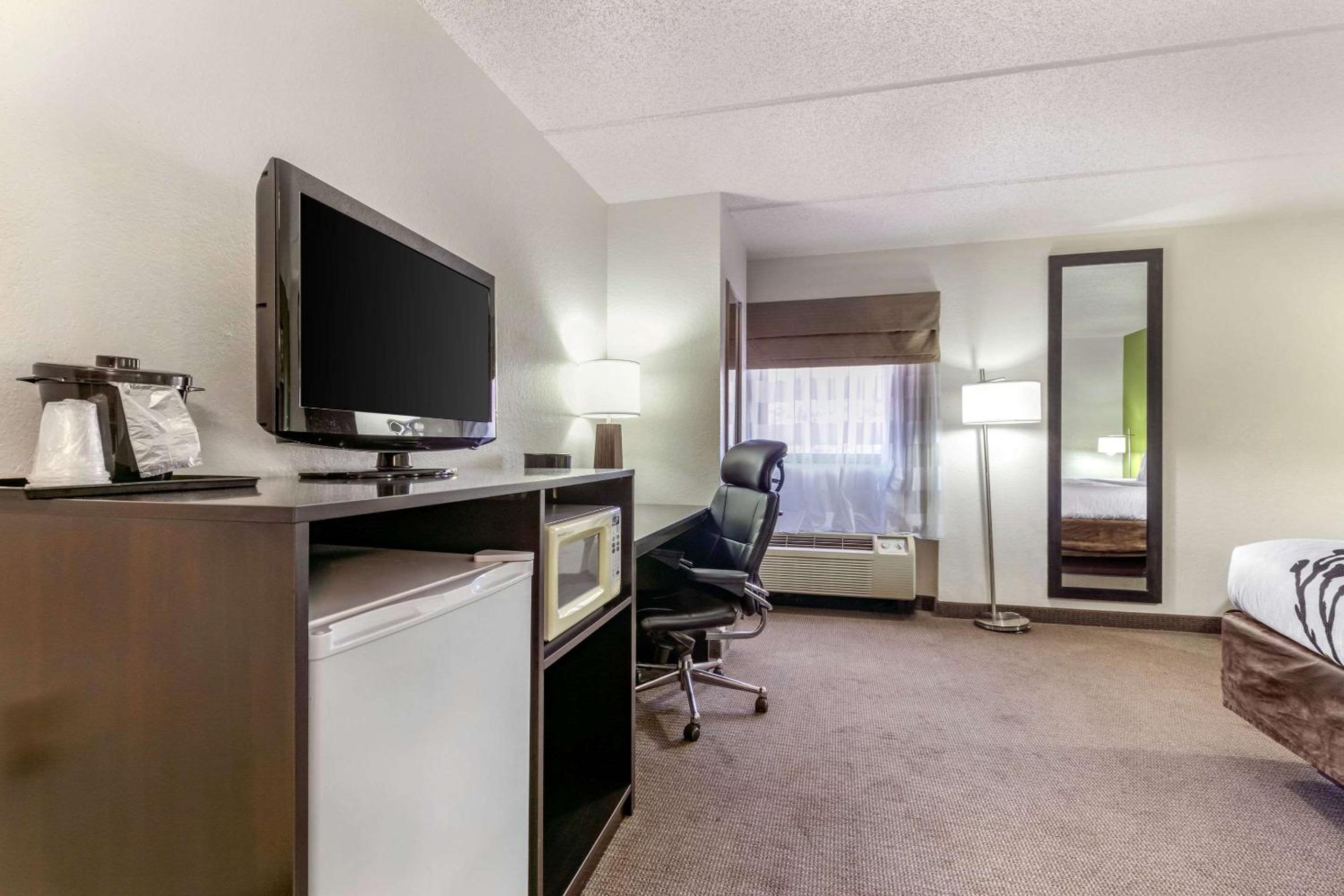 King Room - Disability Access/Non-Smoking - Photo 1