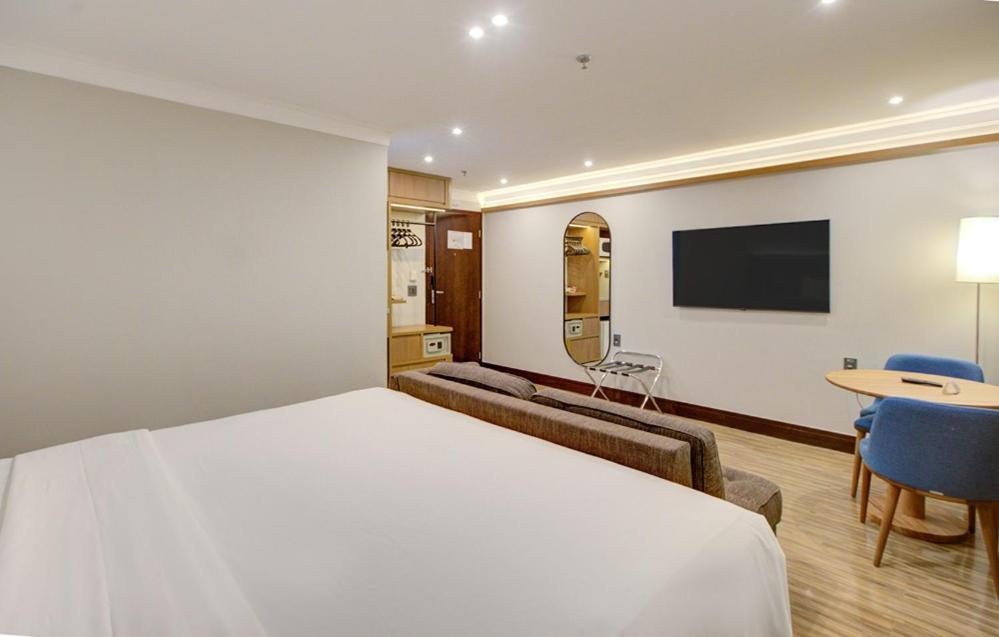Luxury Triple Room