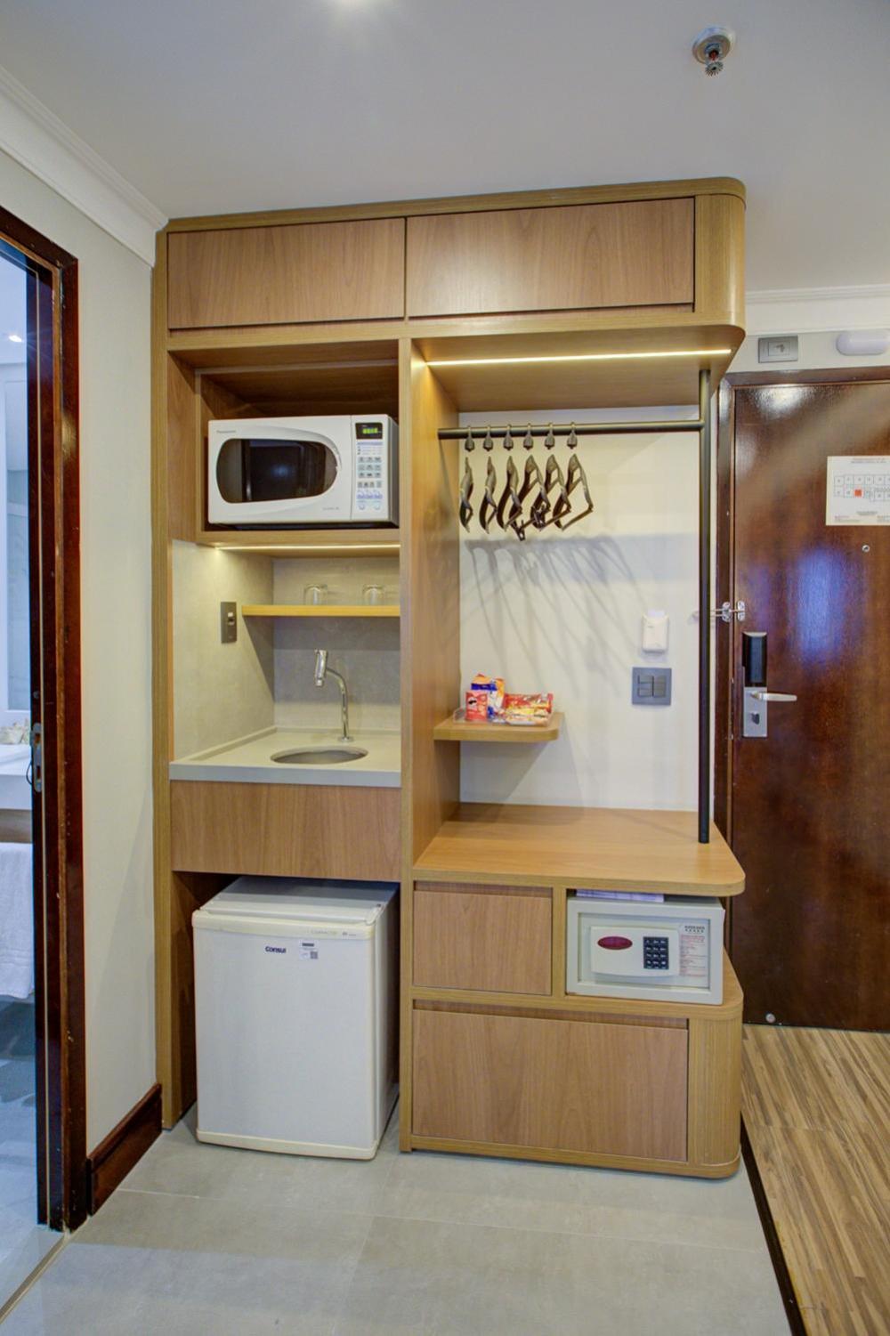 Luxury Triple Room thumbnail 5
