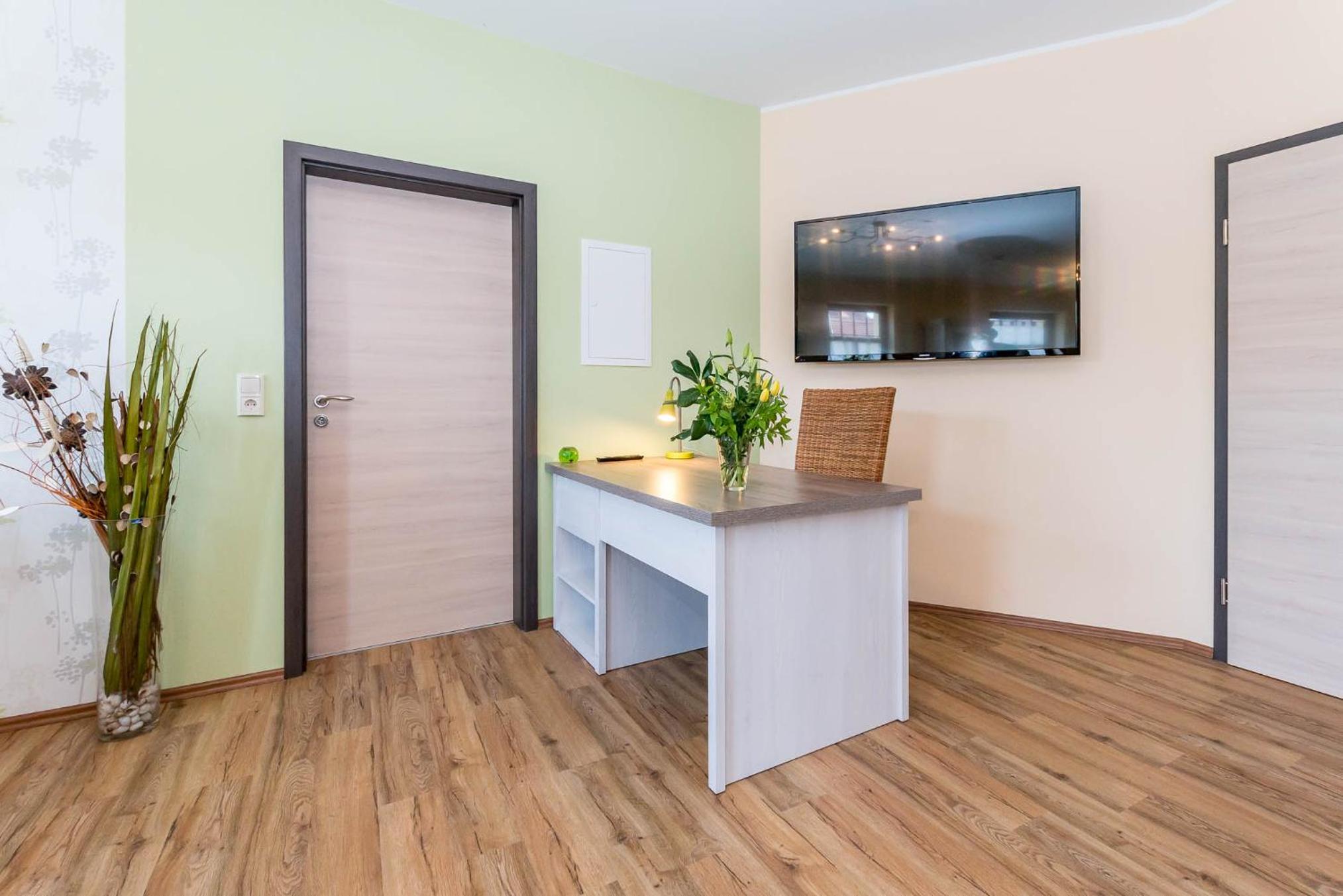 Apartment photo 2