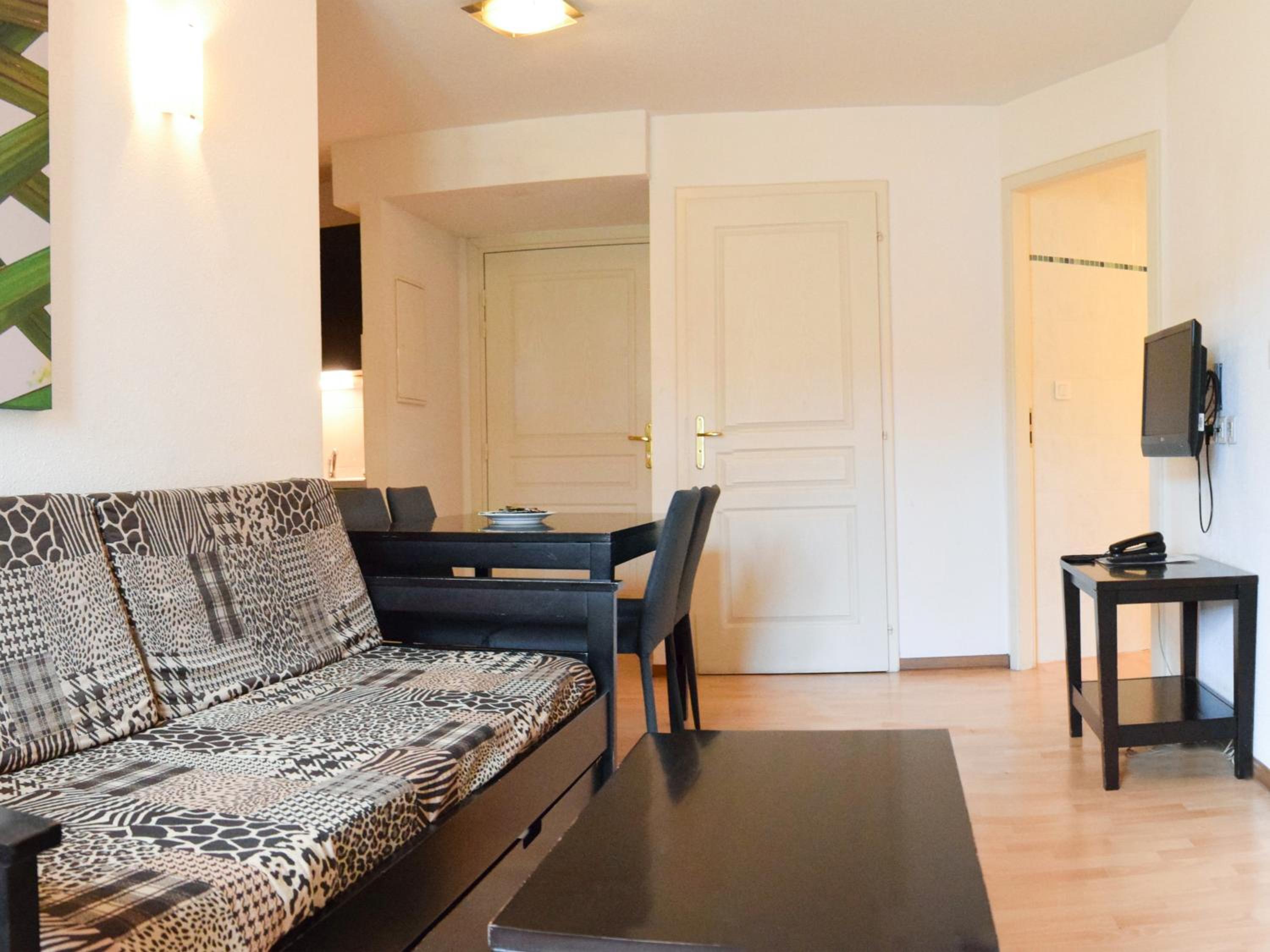 Apartment (6 Adults) - Photo 3