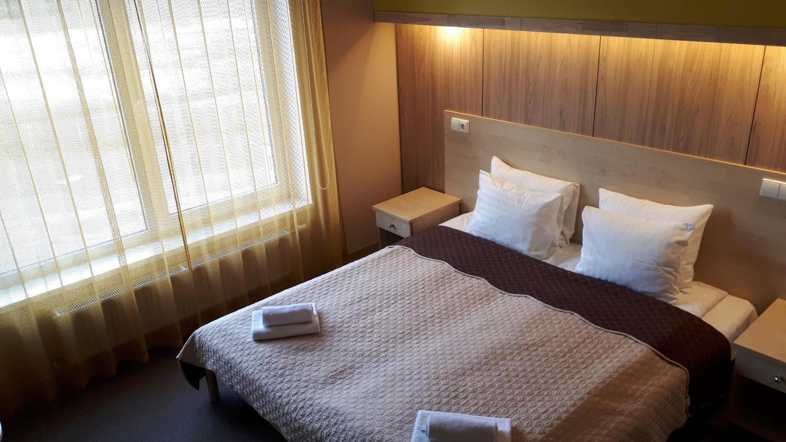 Standard Double or Twin Room - Photo 13