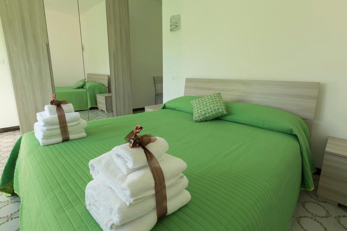 Double Room with Private Bathroom - Photo 6