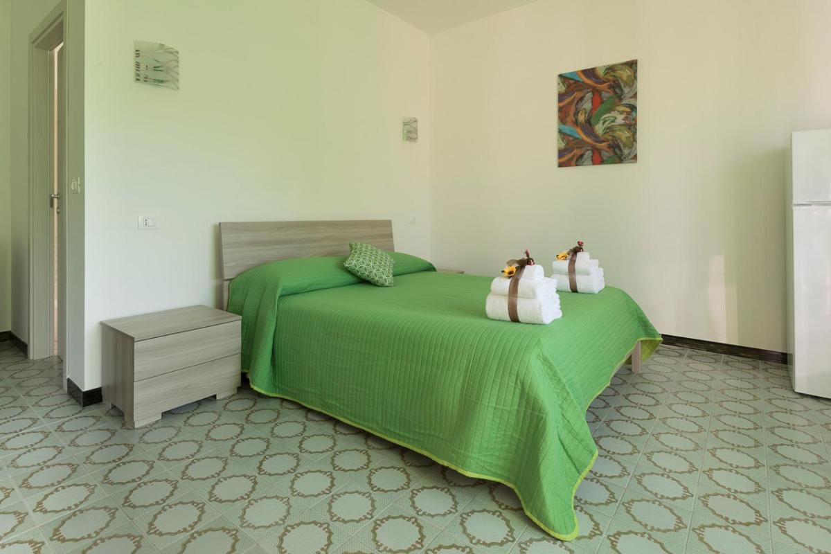 Double Room with Private Bathroom - Photo 9