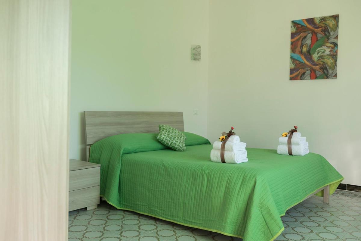 Double Room with Private Bathroom - Photo 10