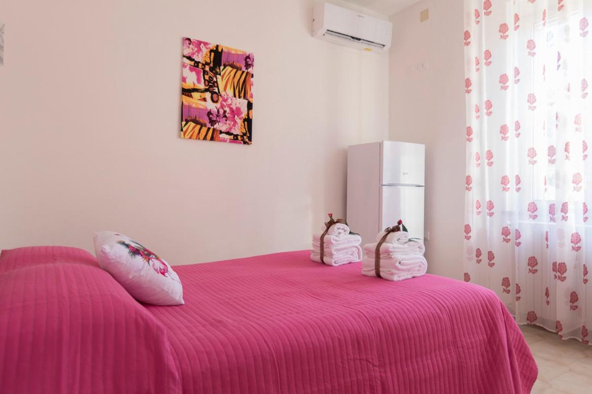 King Room with Roll-In Shower - Disability Access - Photo 1