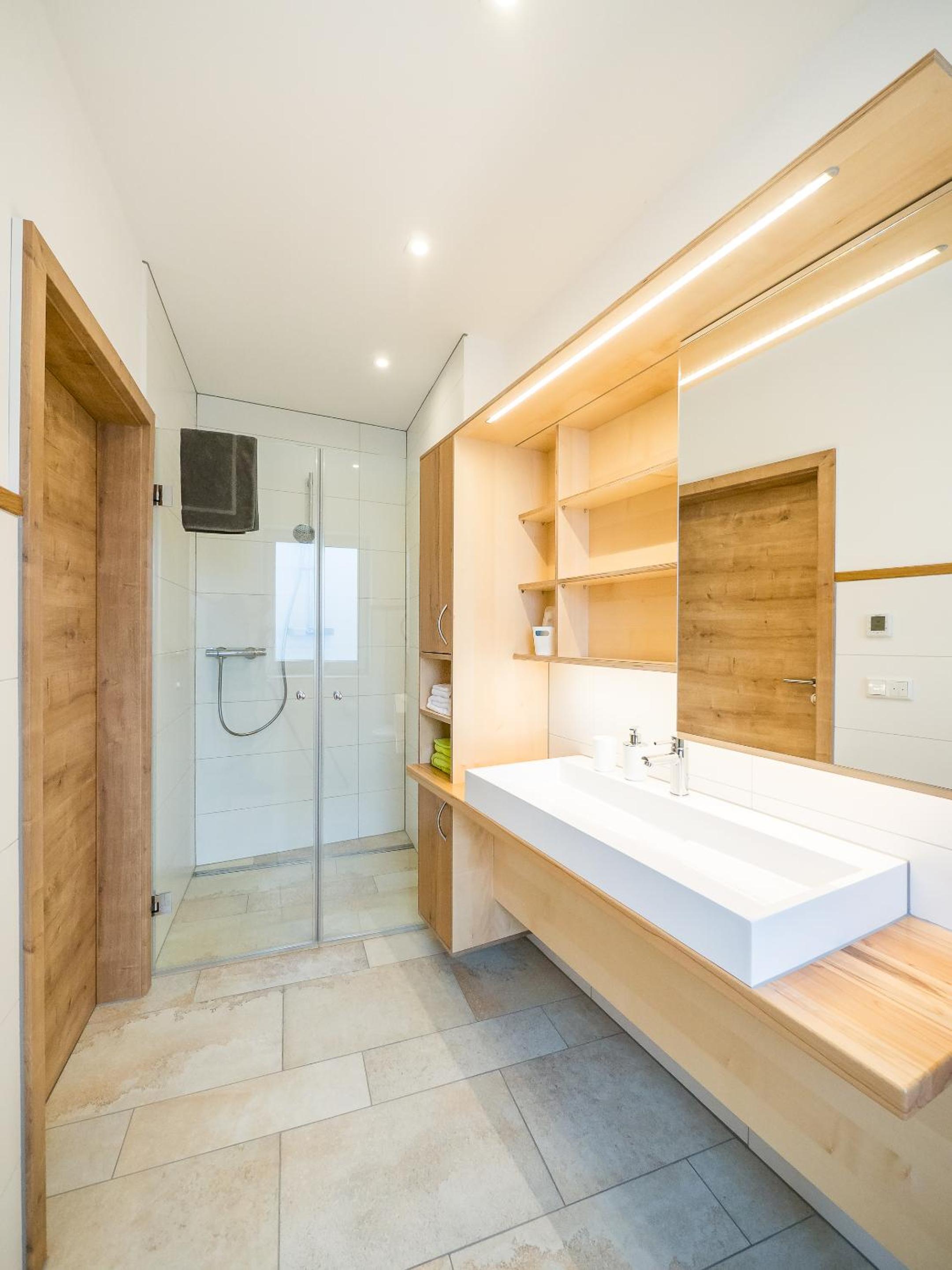 Deluxe Double Room with Shower photo 2