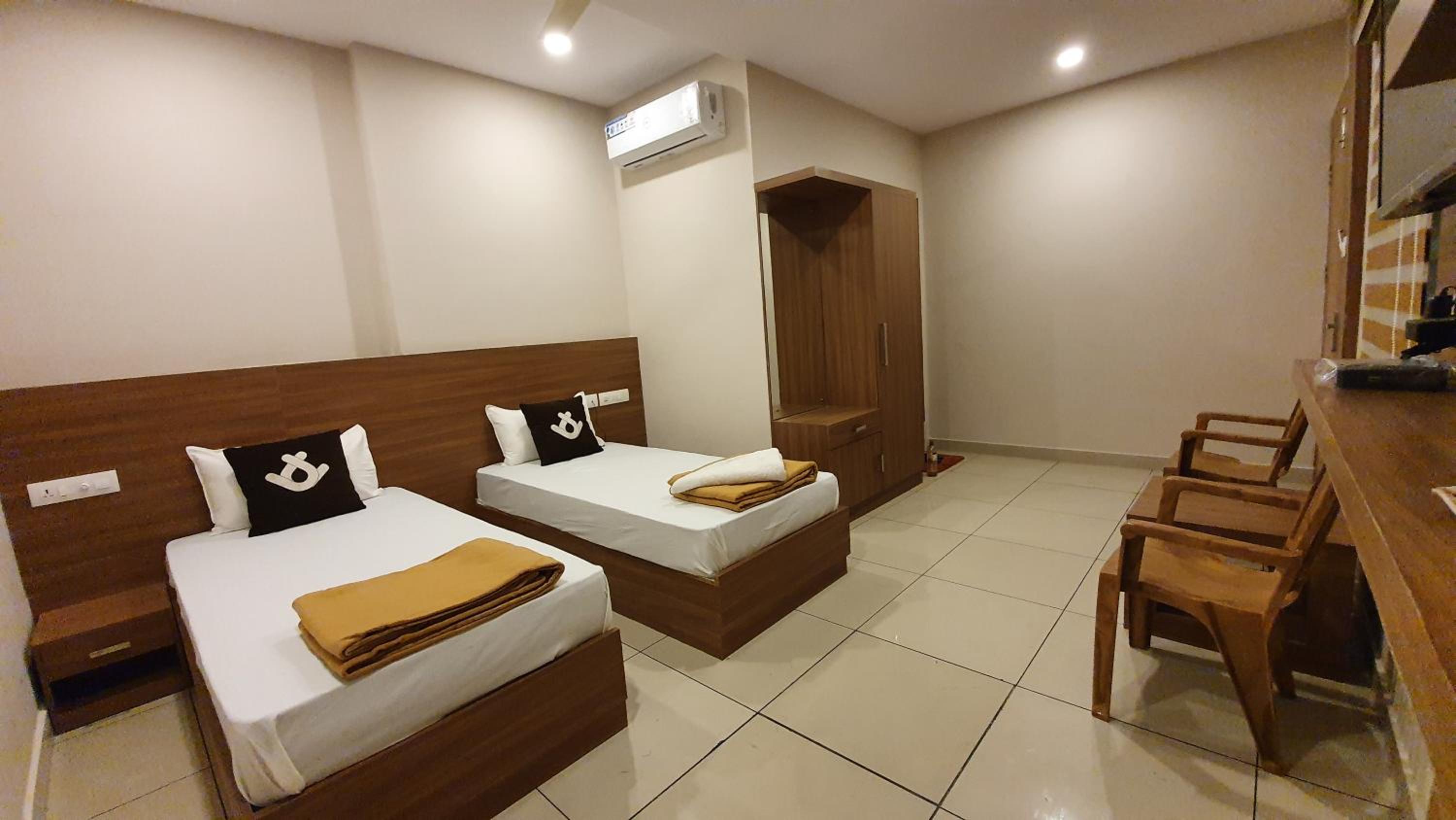 Large Double Room photo 1